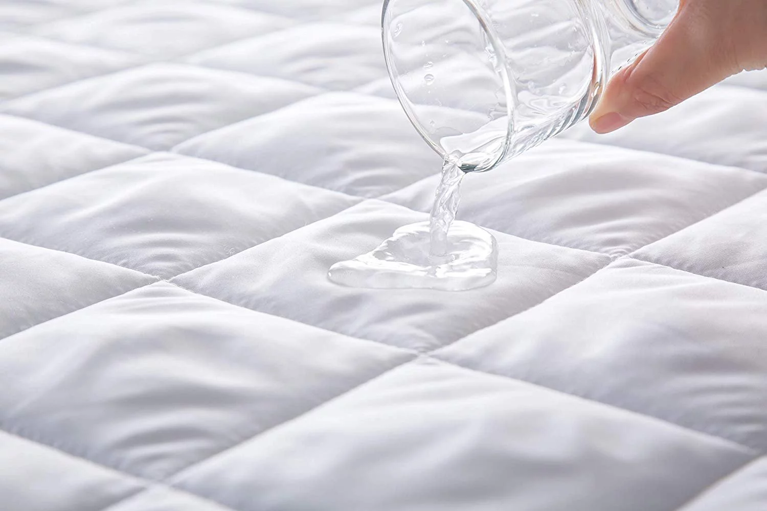 CALM NITE Waterproof Quilted Mattress Protector Queen Size Ultra-Soft, Breathable Bed Cover | Moisture-Wicking Polyester Fabric | Natural Hypoallergenic Sweat & Bed Bug Resistant