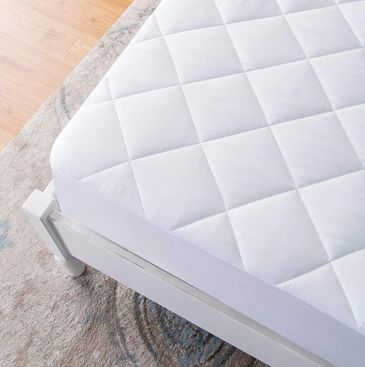 CALM NITE Waterproof Quilted Mattress Protector Queen Size Ultra-Soft, Breathable Bed Cover | Moisture-Wicking Polyester Fabric | Natural Hypoallergenic Sweat & Bed Bug Resistant