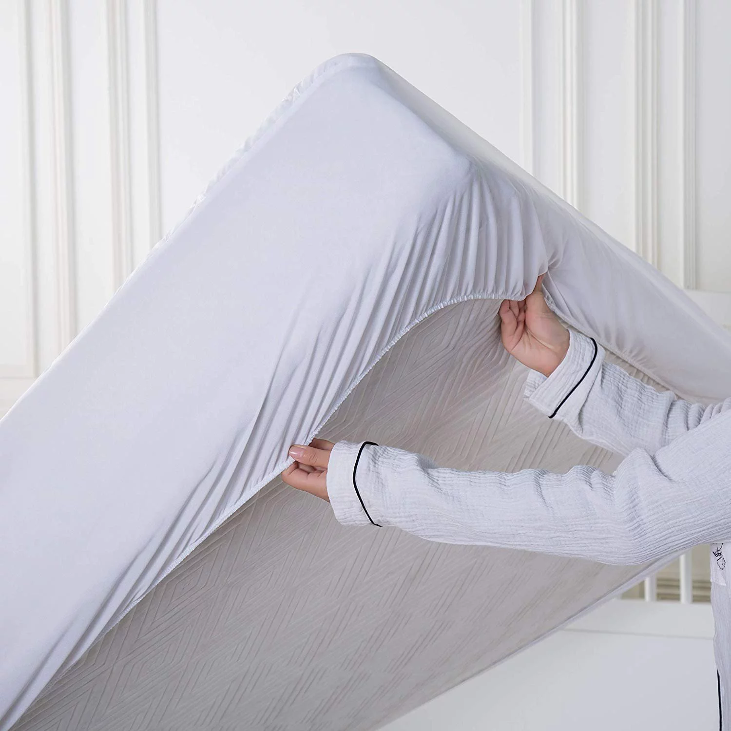 CALM NITE Waterproof Quilted Mattress Protector Queen Size Ultra-Soft, Breathable Bed Cover | Moisture-Wicking Polyester Fabric | Natural Hypoallergenic Sweat & Bed Bug Resistant