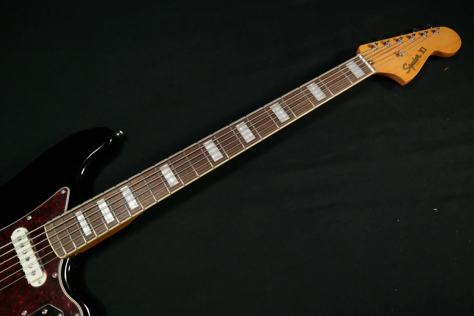 Squier Classic Vibe Bass VI - Laurel Fingerboard - Black 559