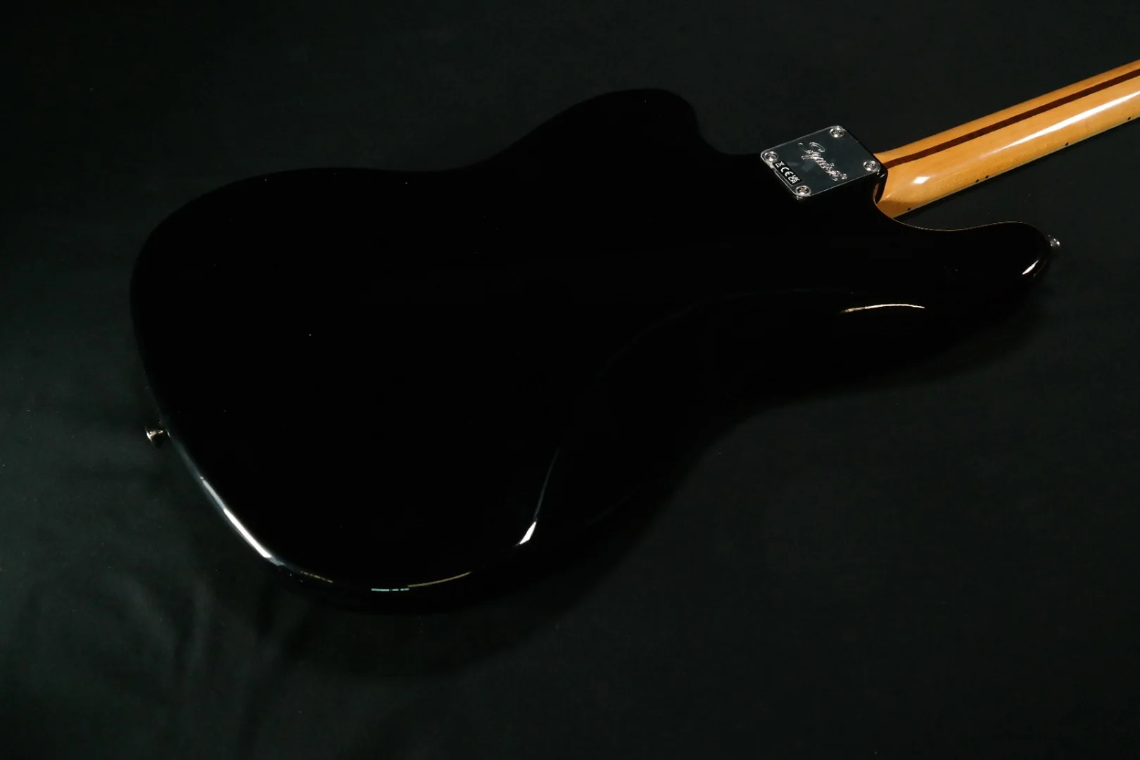 Squier Classic Vibe Bass VI - Laurel Fingerboard - Black 559