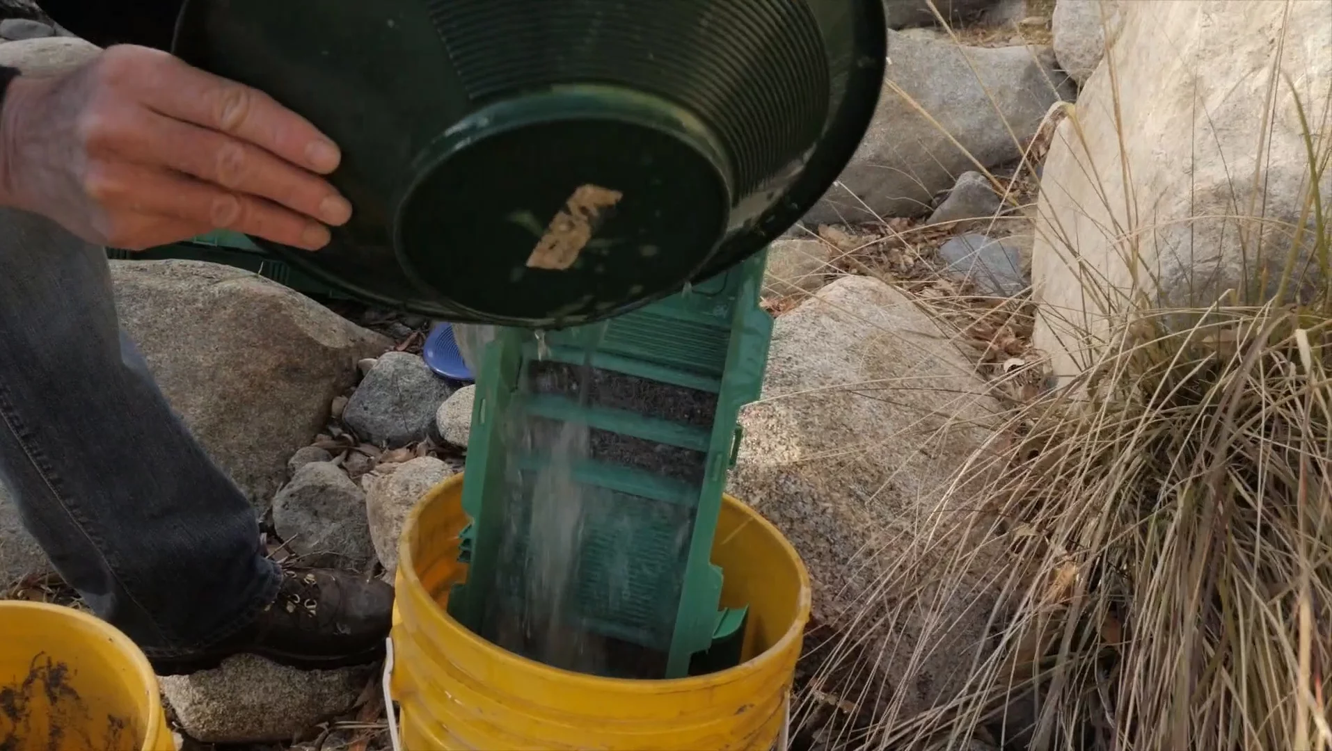 Sluice Fox 31 inch Sluice Box Compact Gold Panning Kit; portable sluice box and 5 classifier sifting pans; huntley spoon; paydirt scoop; classify while you sluice with this patented prospecting tool s