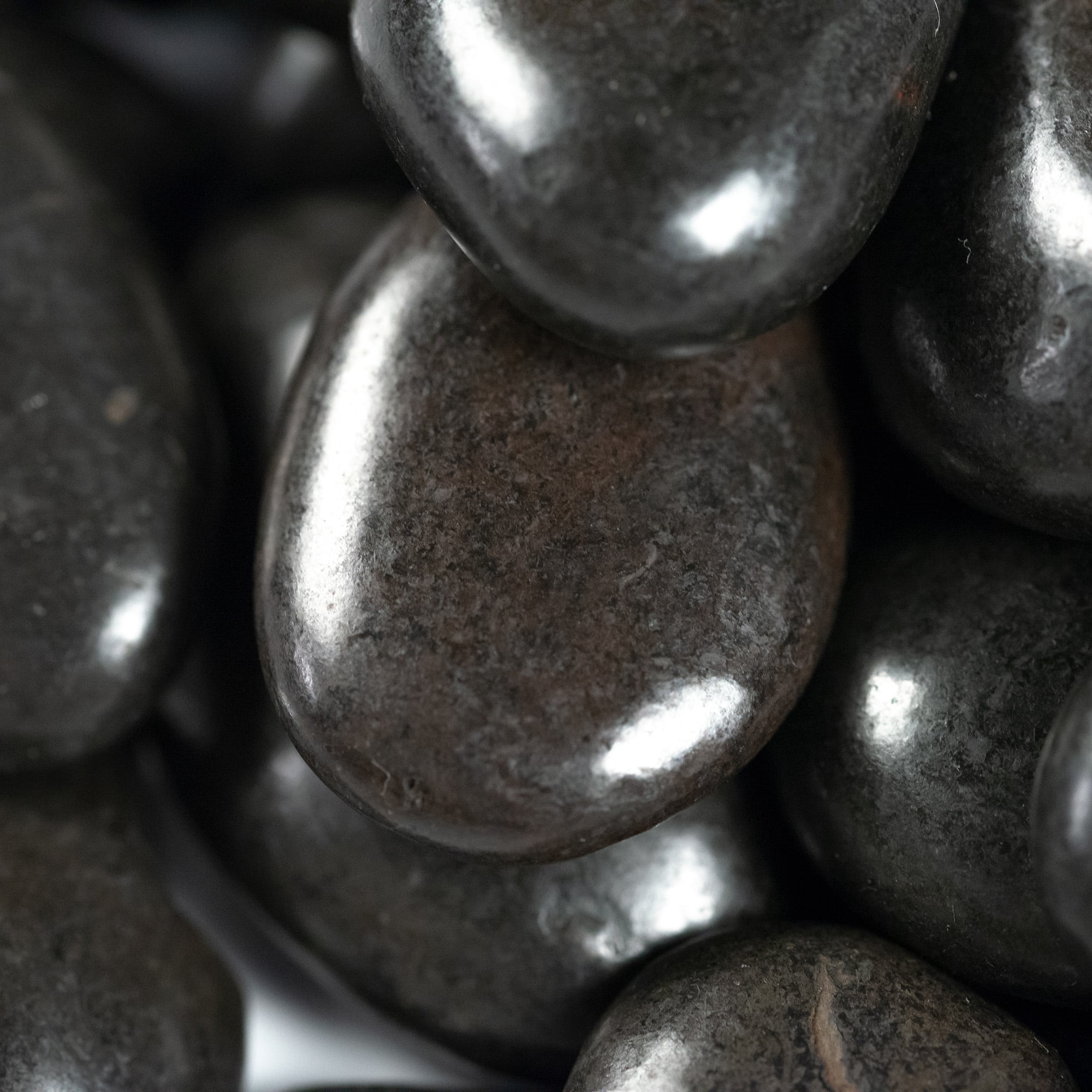 MSI Black Polished Pebbles (20 lbs)