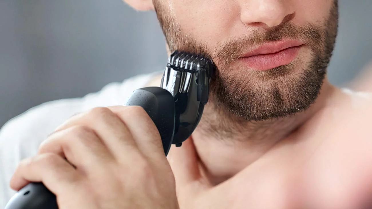 Norelco Series 6000 CORDLESS Mens Shaver with MultiFlex Heads and All NEW Skin Guard Mode and Click-on Precision Beard Styler Trimmer and Charging Base