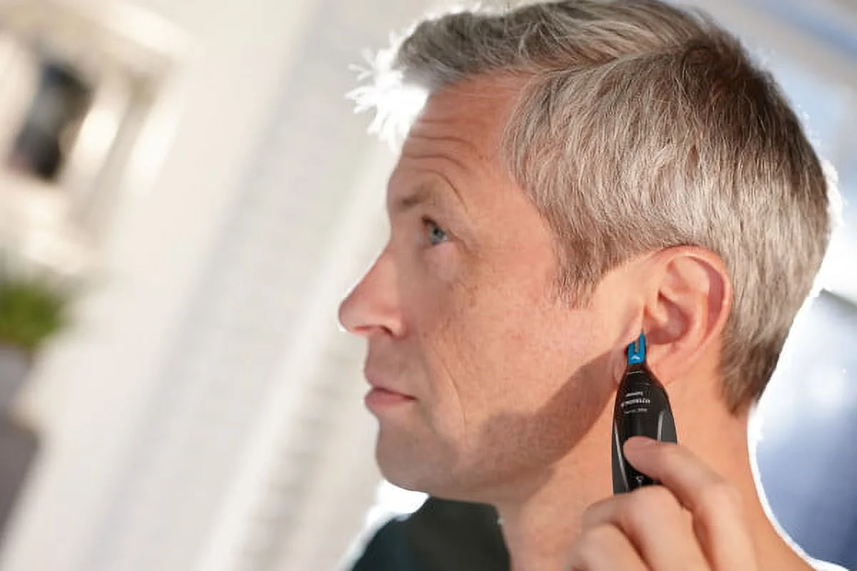 Philips Norelco Nose trimmer 3000, NT3000/49, with 6 pieces for nose, ears and eyebrows