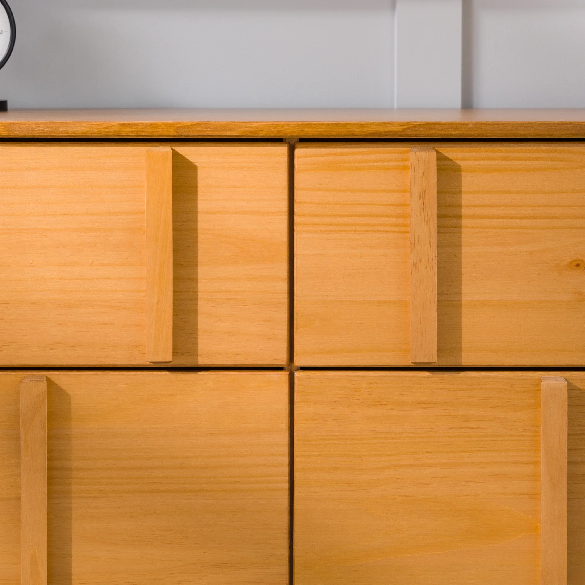 Walker Edison 60” Contemporary Vertical Drawer Pulls Solid Wood Dresser, Caramel