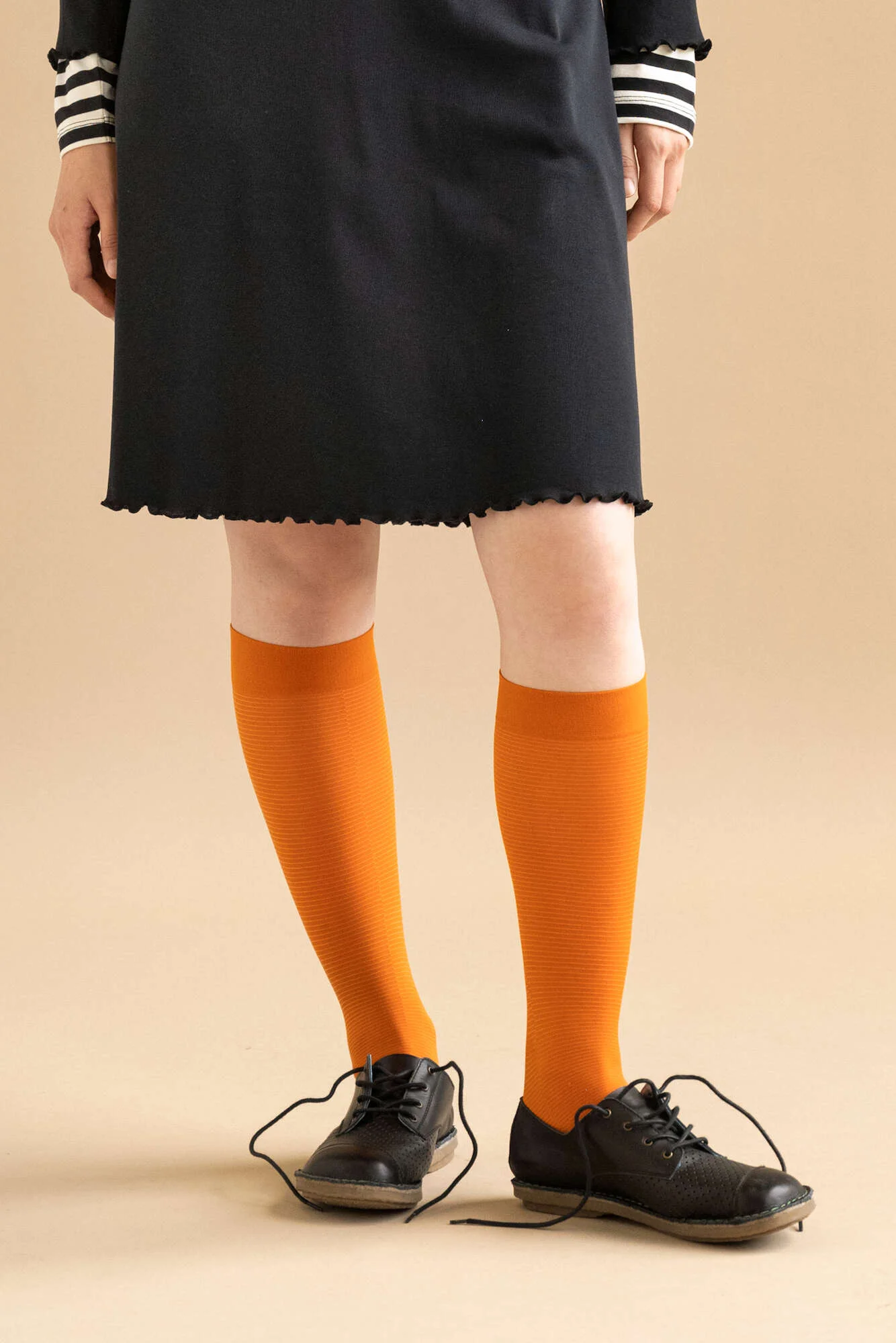 Striped knee-highs in recycled polyamide