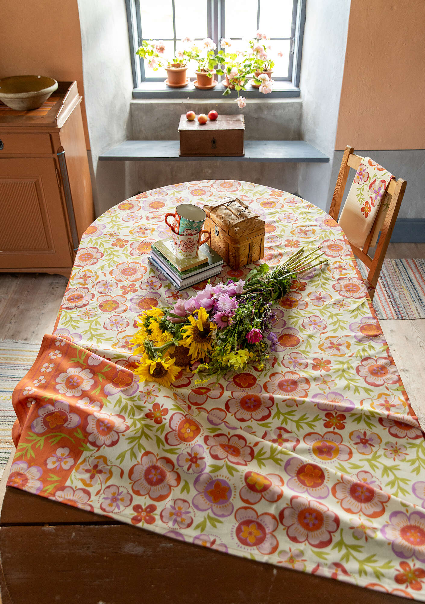 "Desert Bloom" organic cotton tablecloth