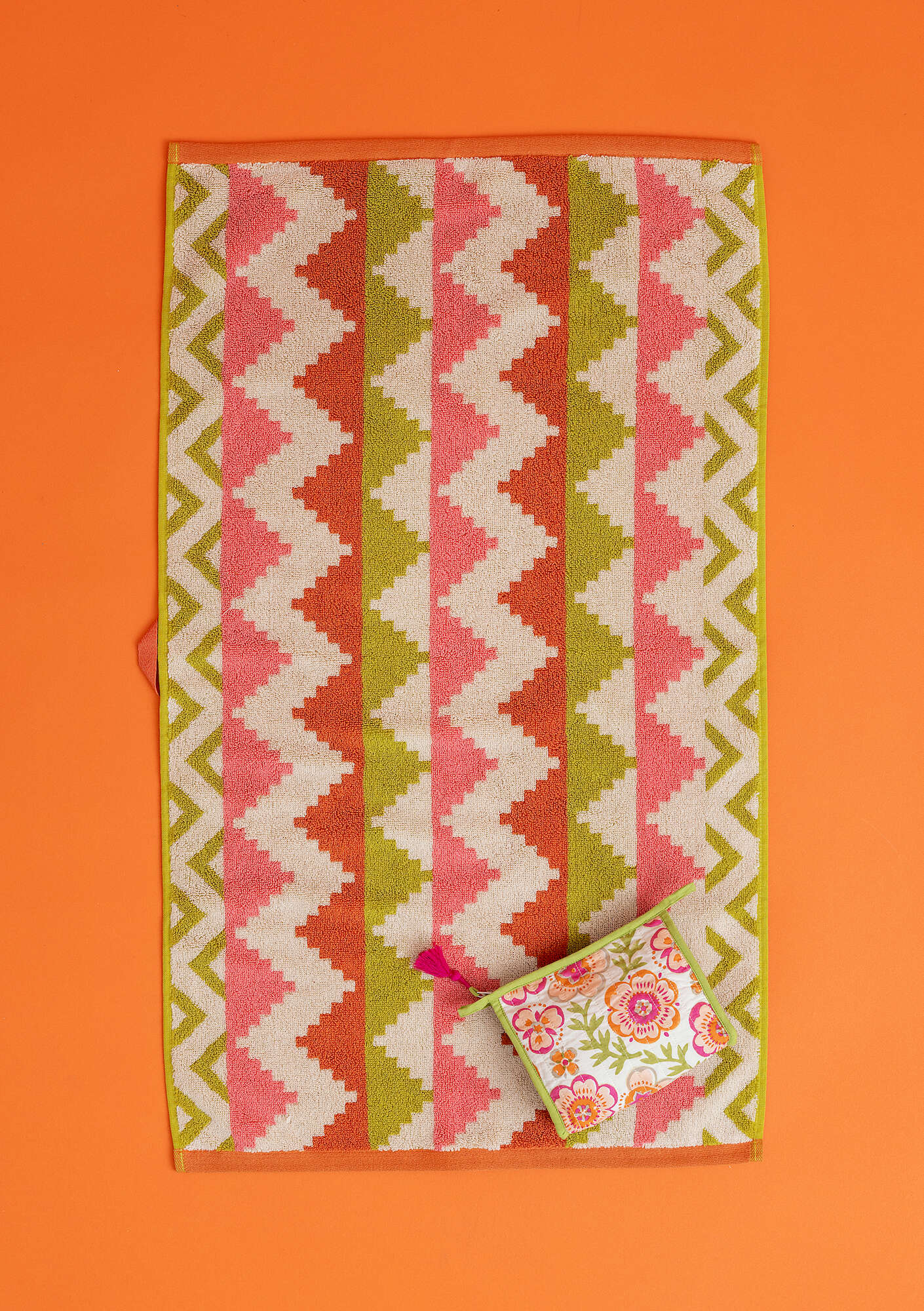 "Peaks" organic cotton towel