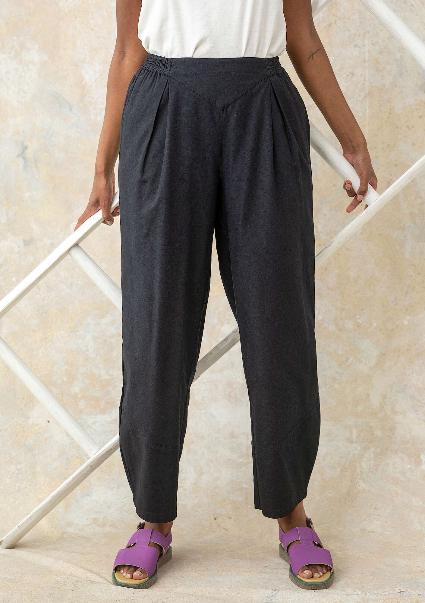 Woven organic cotton trousers