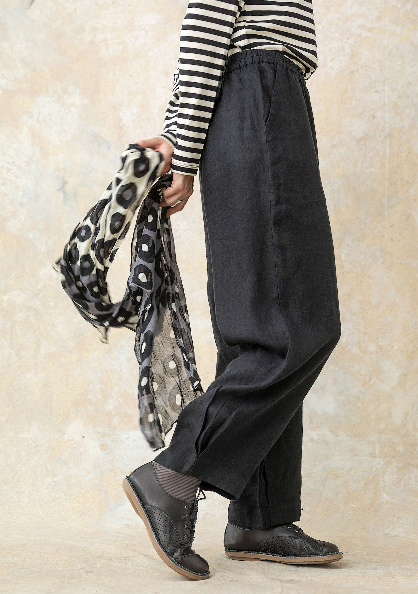 Woven linen trousers