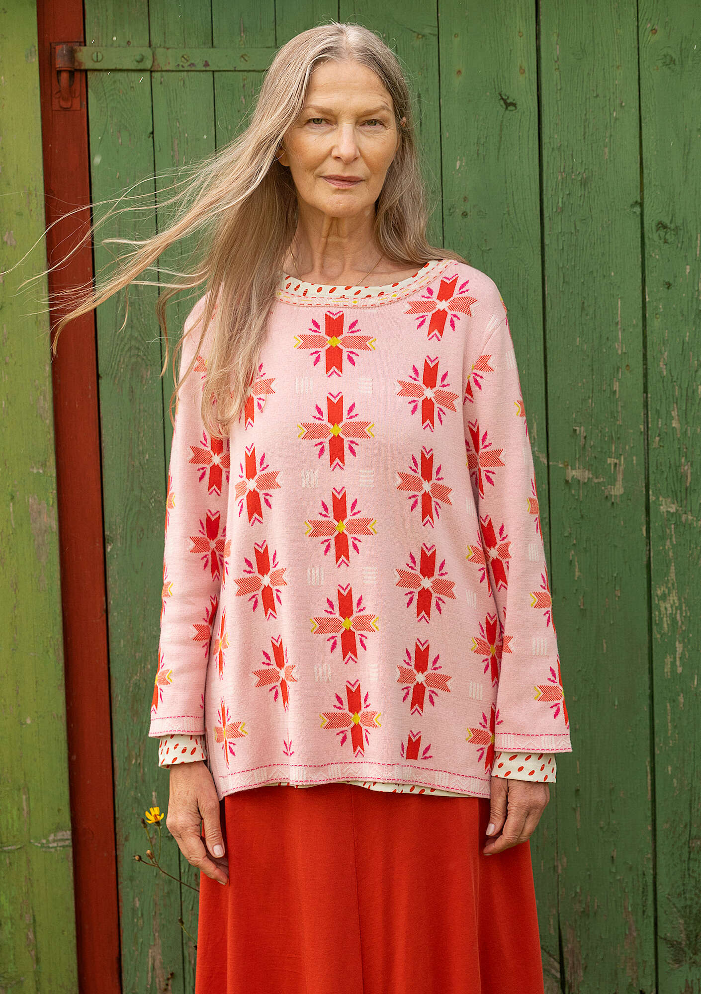 "Bunge" sweater crafted from organic and recycled cotton