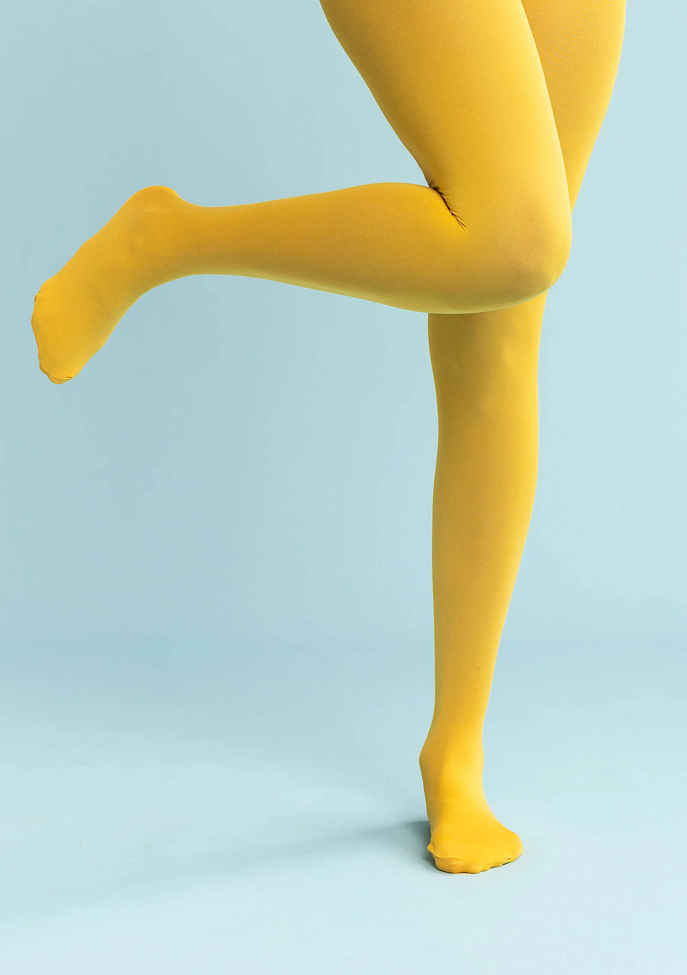 Solid-colour tights made from recycled polyamide