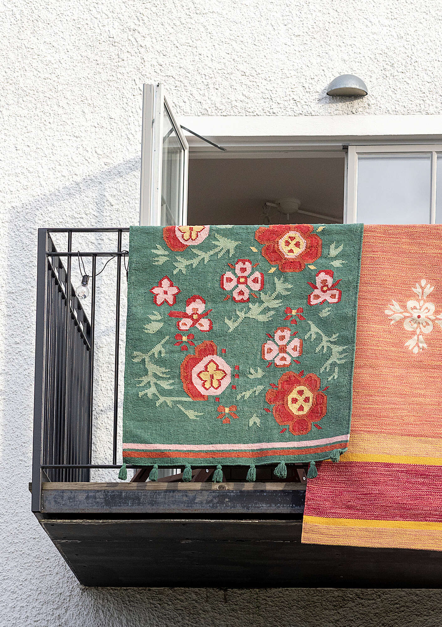 "Petals" organic cotton kilim rug