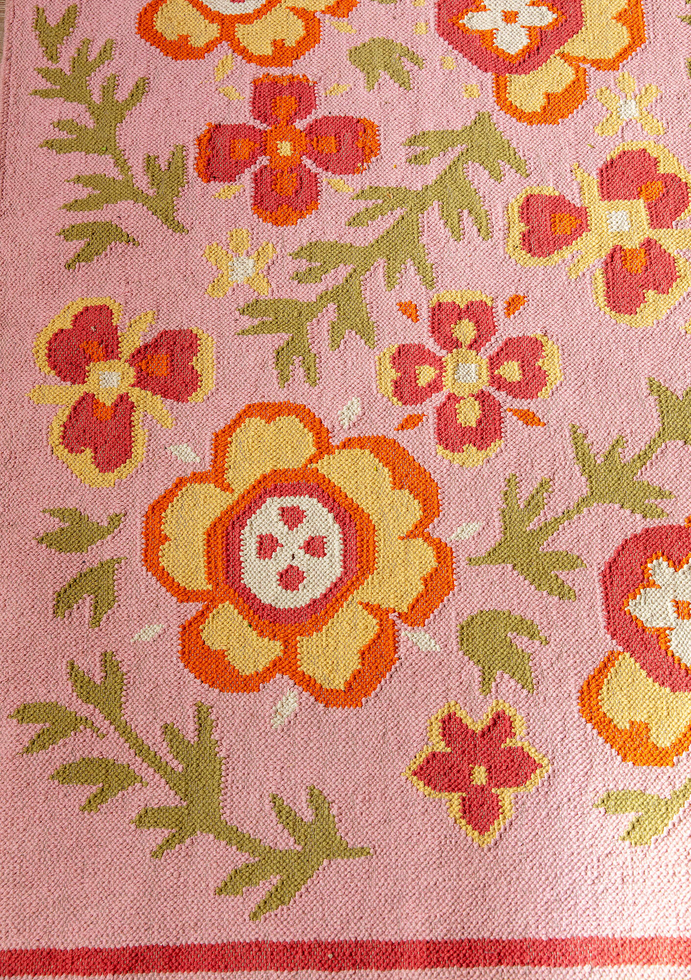 "Petals" organic cotton kilim rug