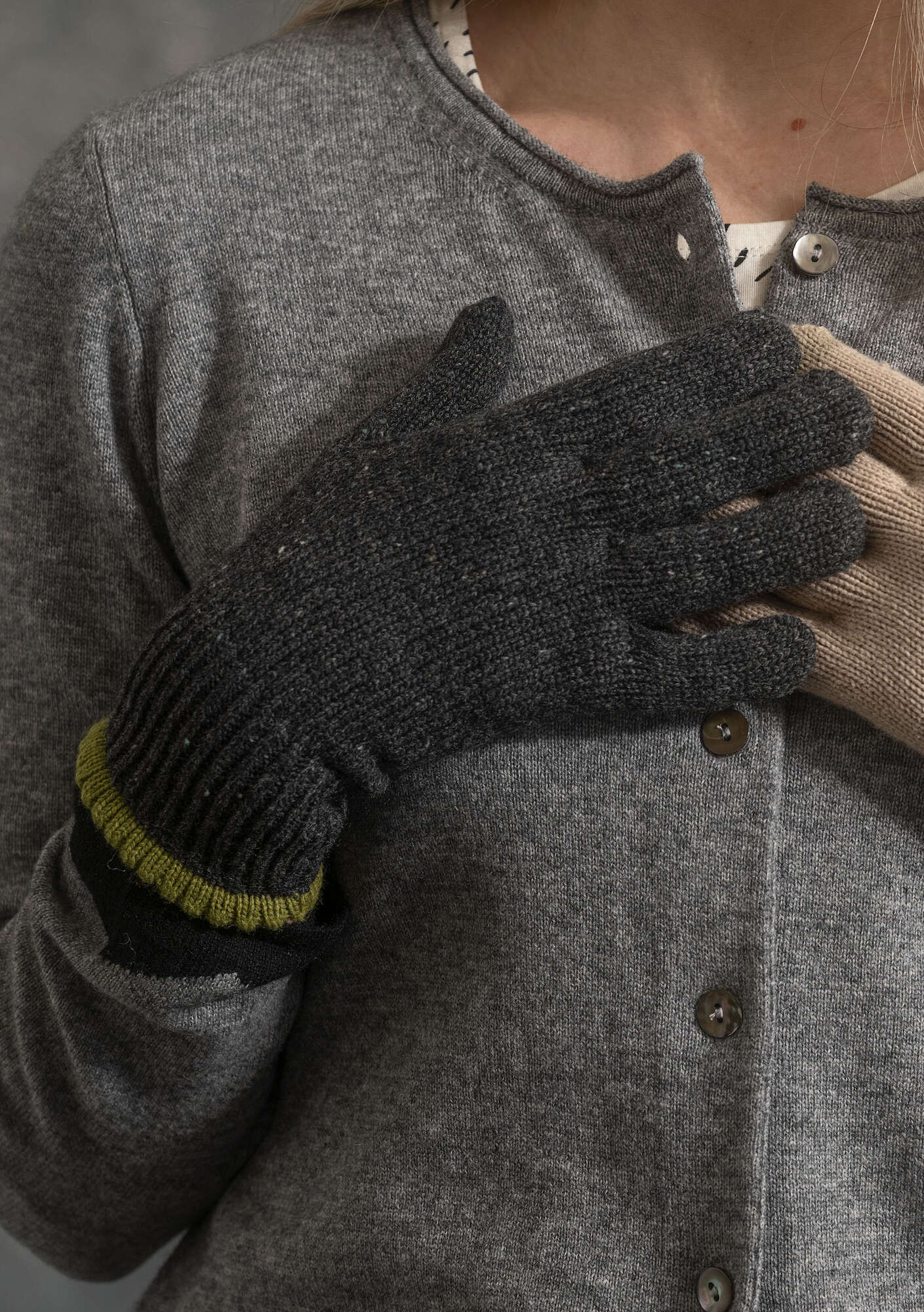 Organic cotton/wool touchscreen gloves