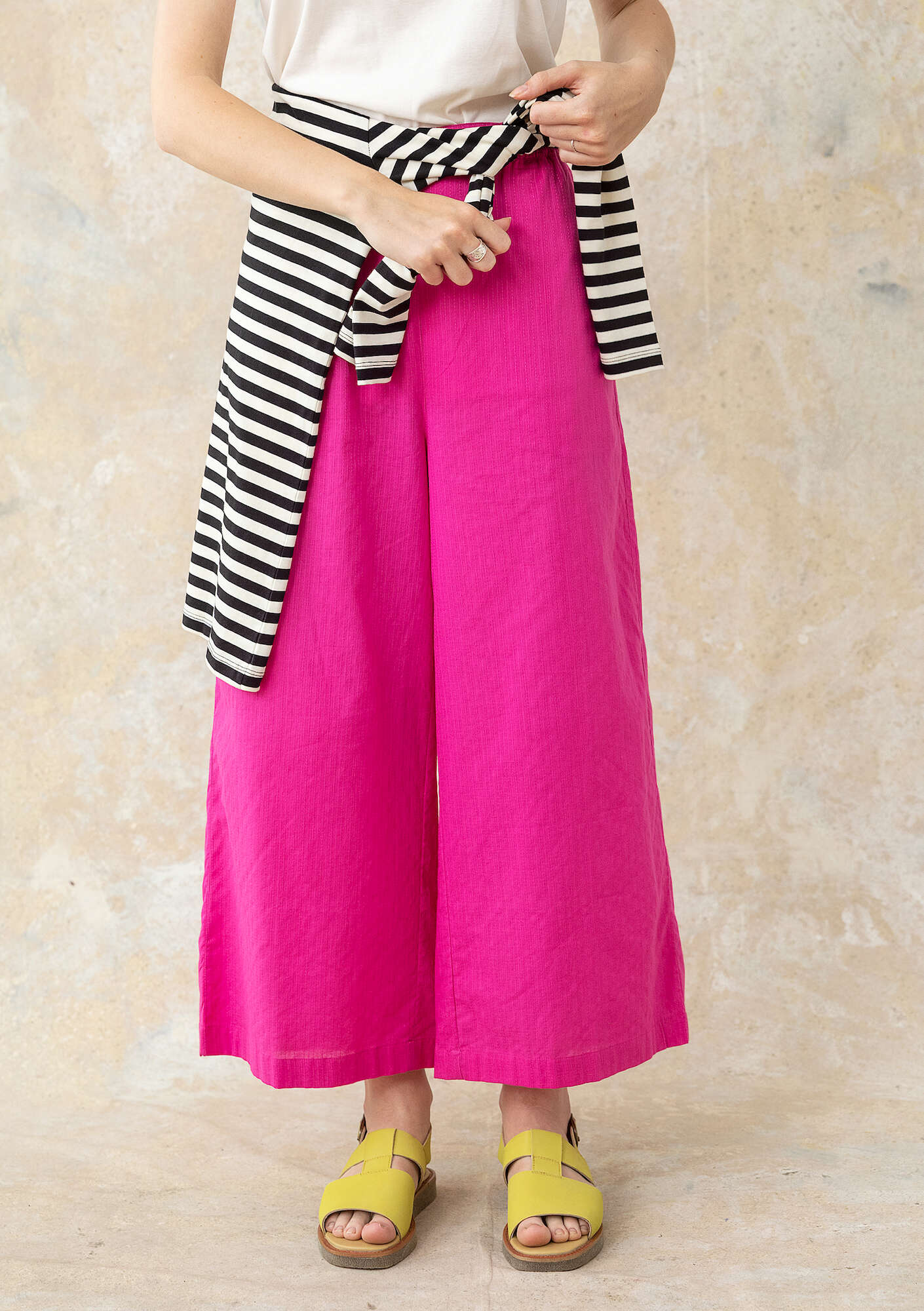 Woven organic cotton trousers