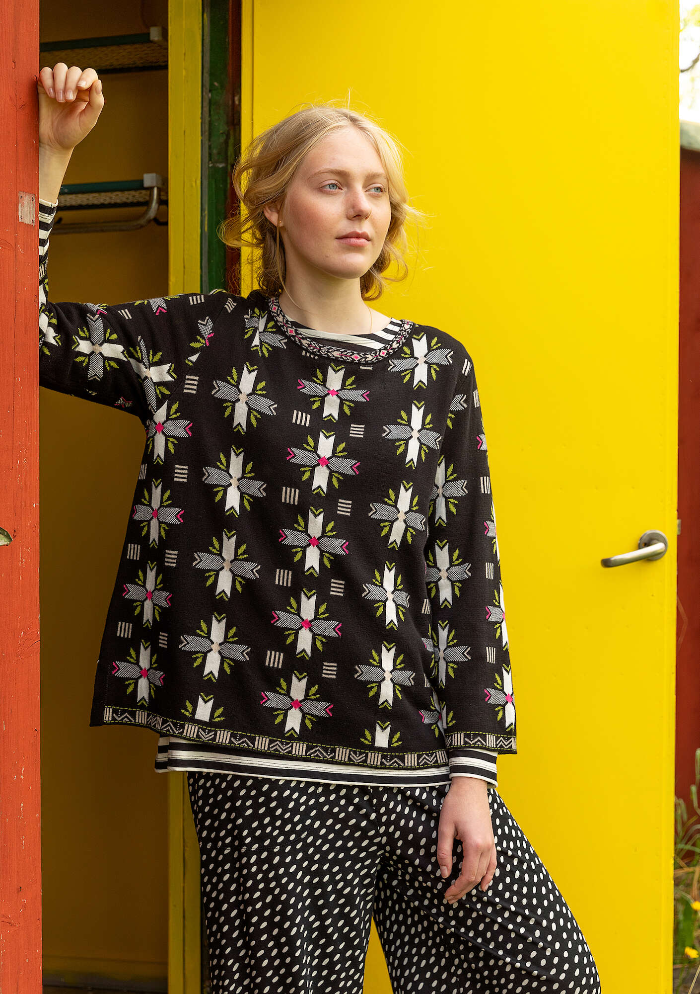 "Bunge" sweater crafted from organic and recycled cotton