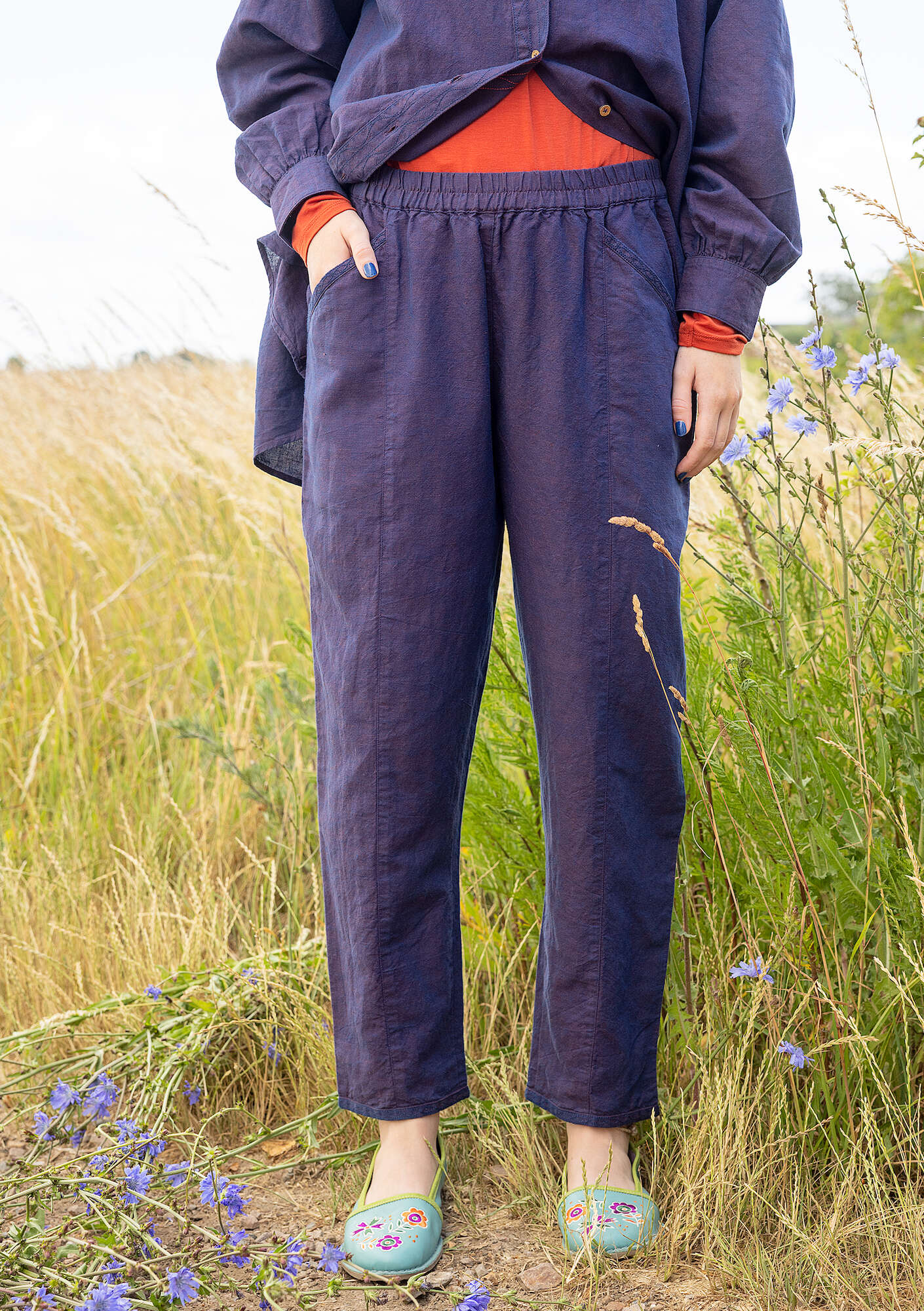 "Dunes" trousers in woven organic cotton/linen