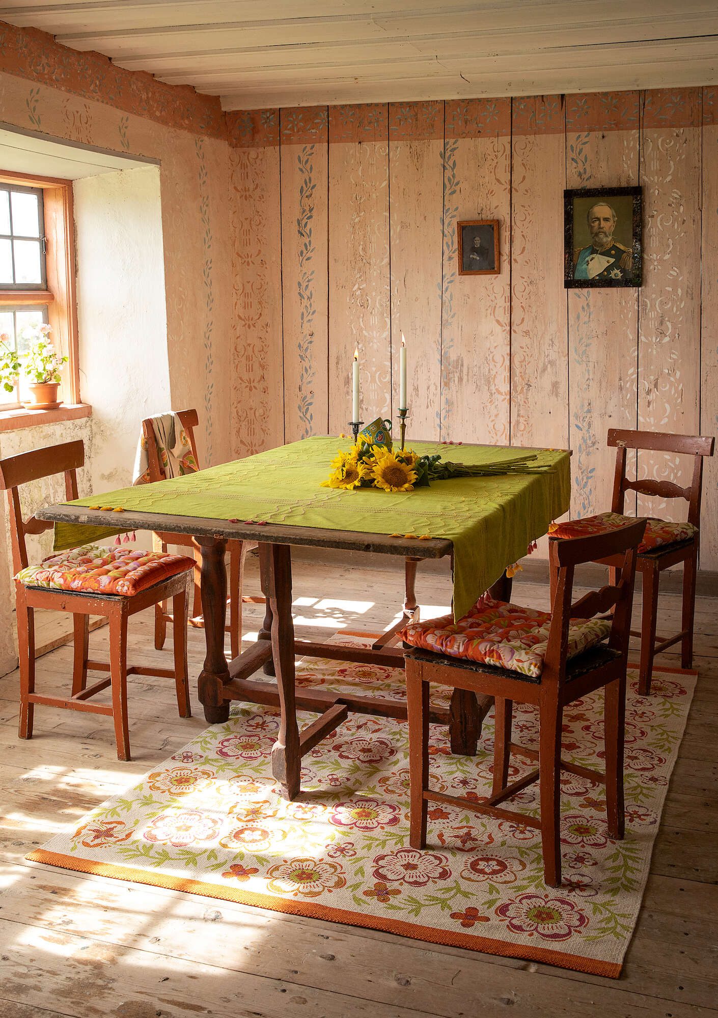 Östitches" organic cotton tablecloth