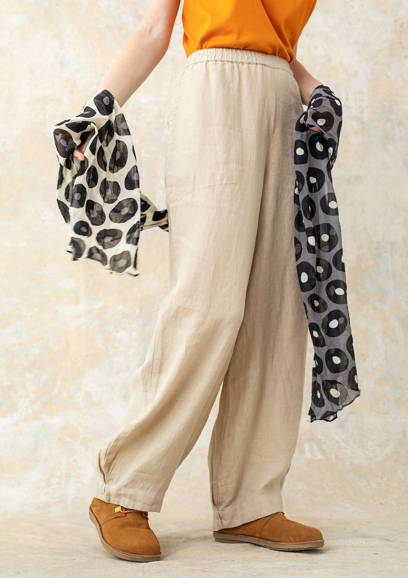 Woven linen trousers