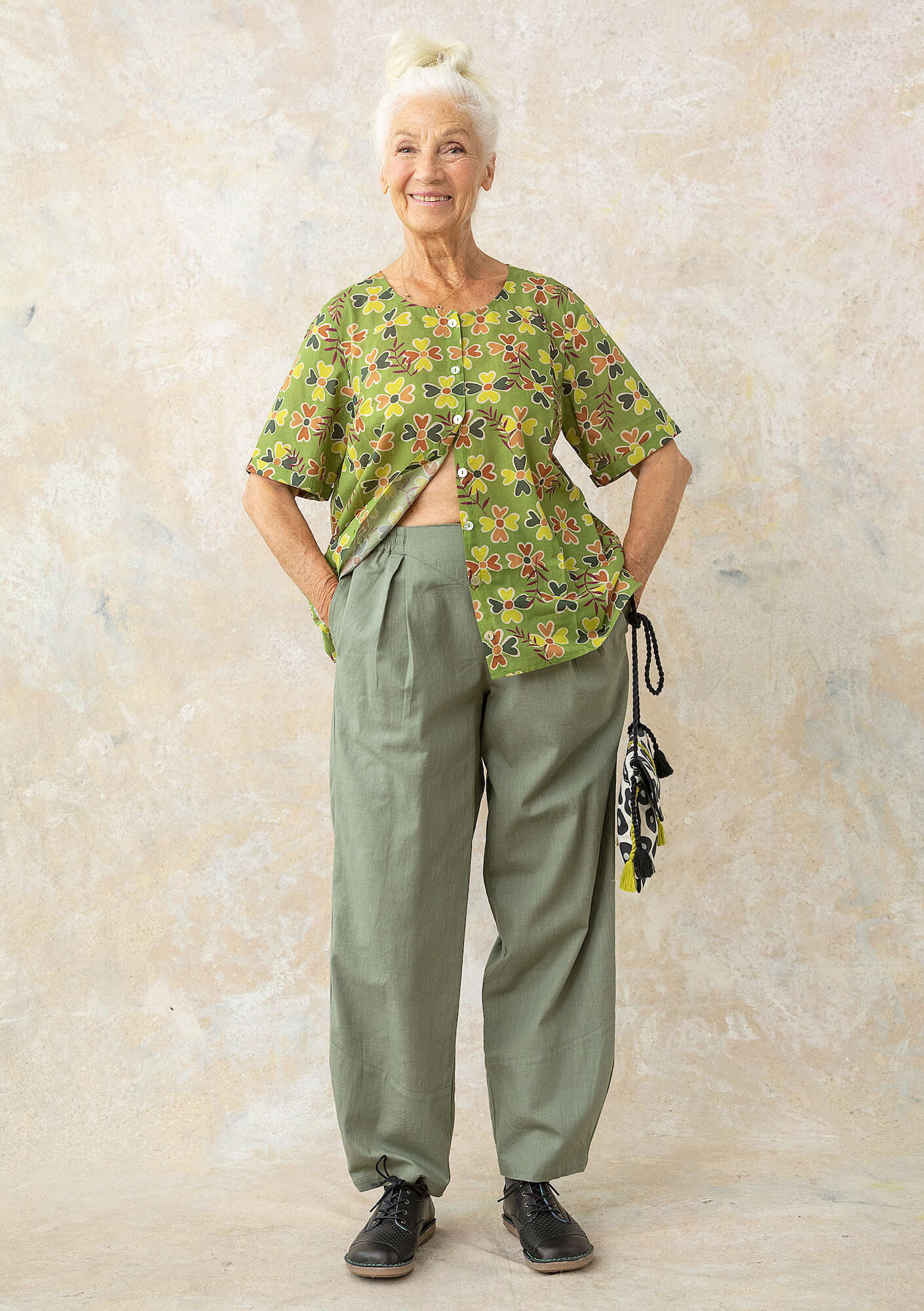 Woven organic cotton trousers