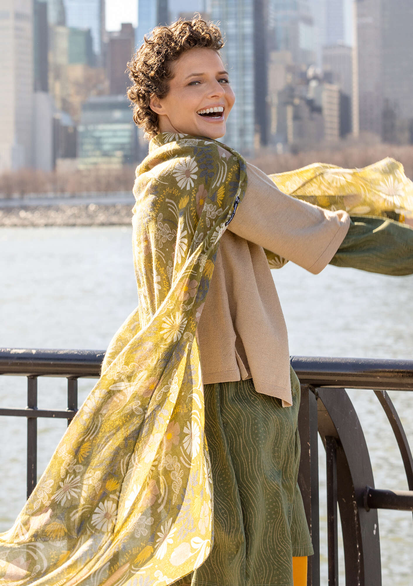 "Prairie rose" wool shawl
