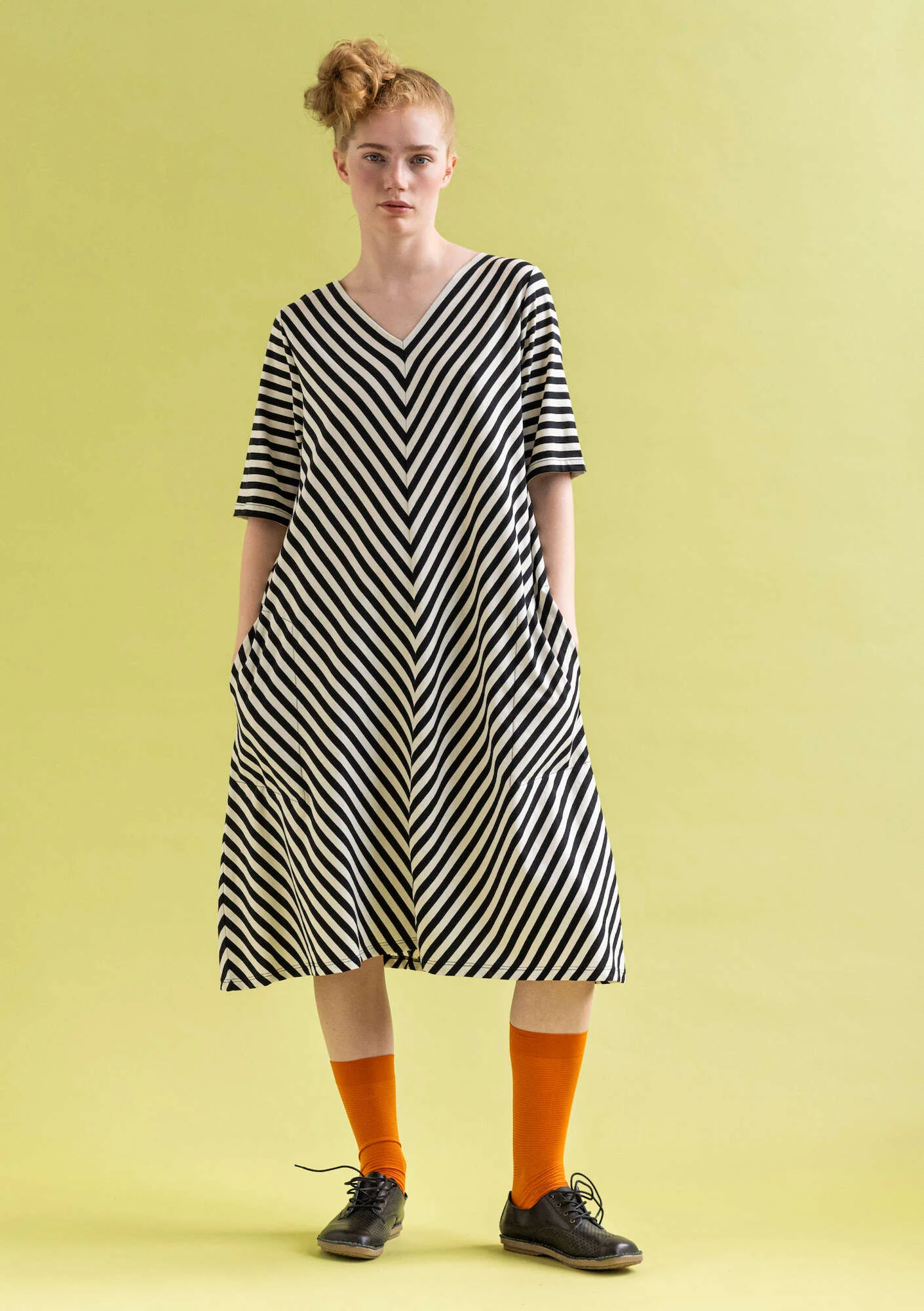 EssentialÖstripe dress made of organic cotton