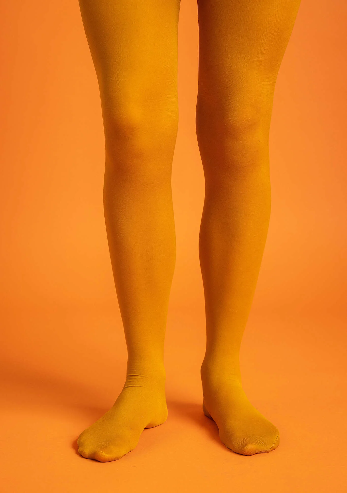 Solid-colour tights made from recycled polyamide