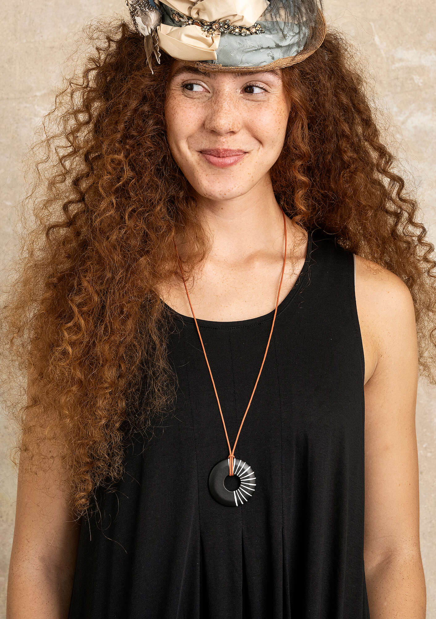 "Gujarat" recycled wood necklace