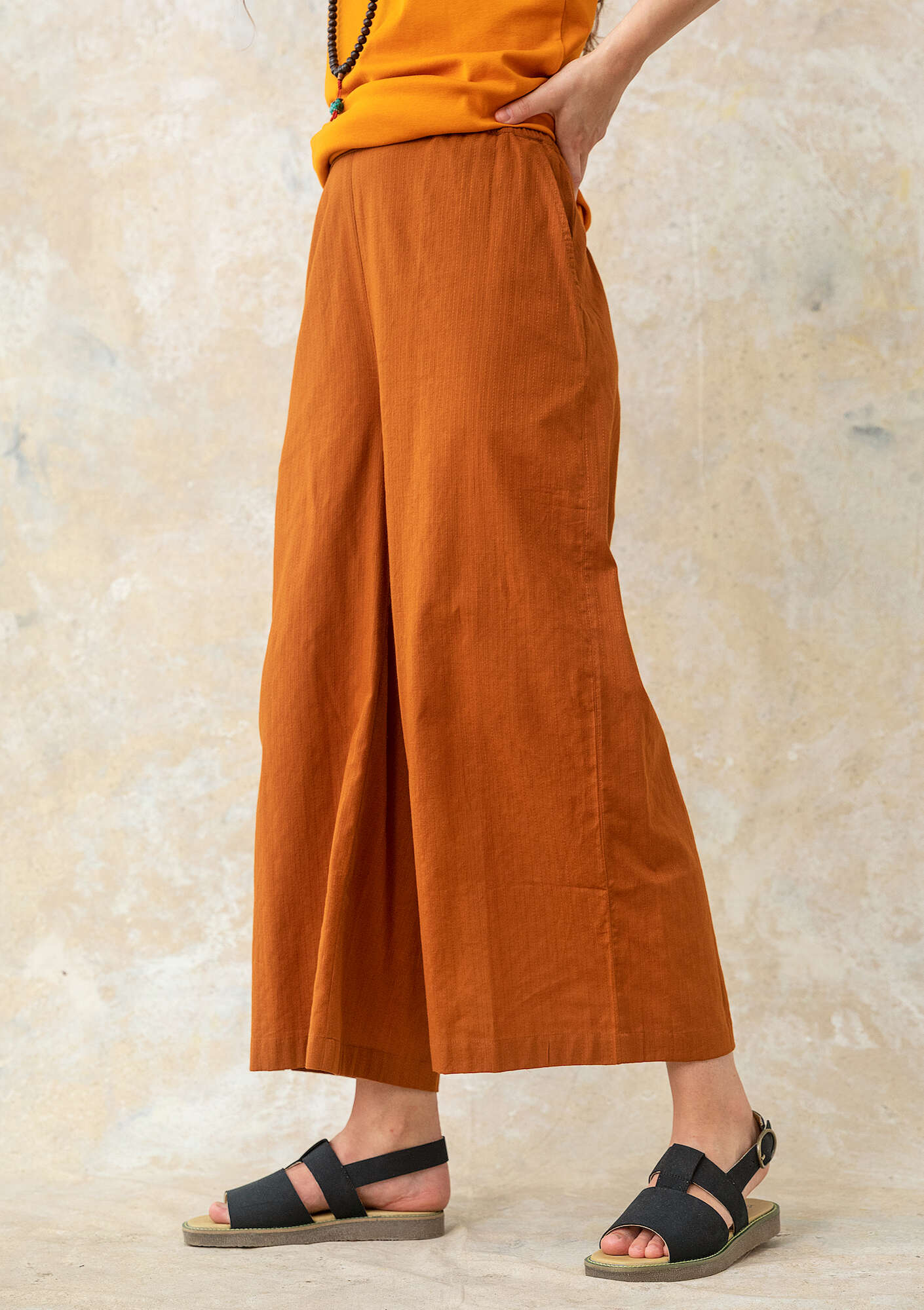Woven organic cotton trousers