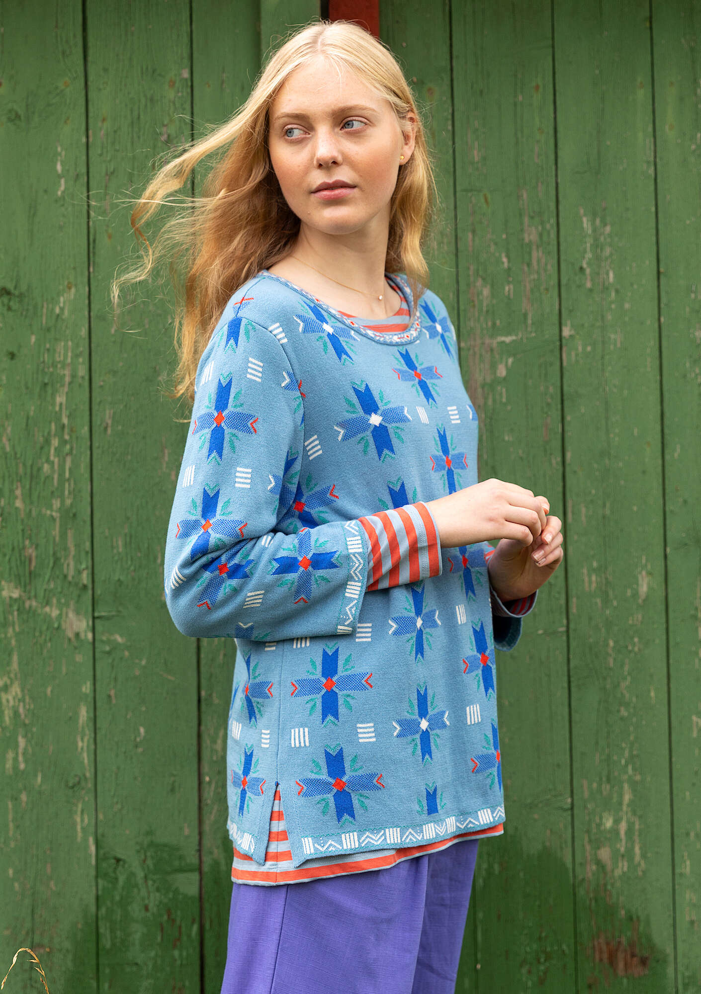 "Bunge" sweater crafted from organic and recycled cotton