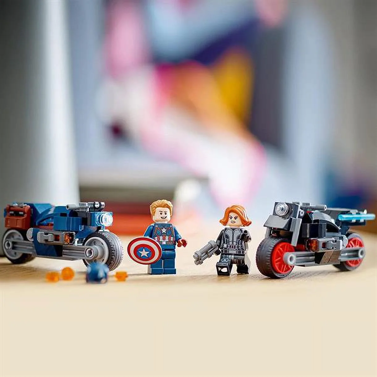 Lego Marvel Black Widow and Captain America Motorbikes 76260