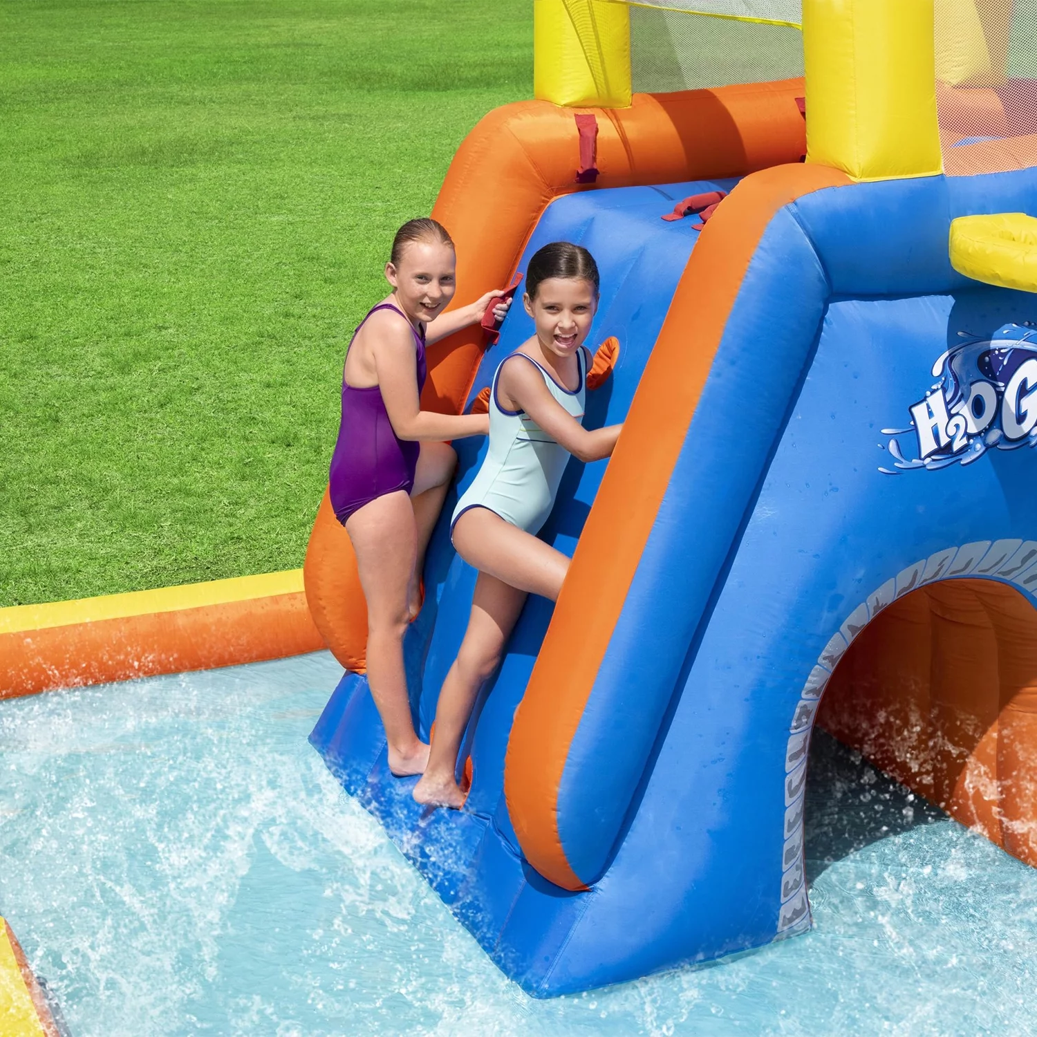 Bestway H2OGO! 18′ x 16.5′ x 8.6′ Super Speedway Child Inflatable Water Park