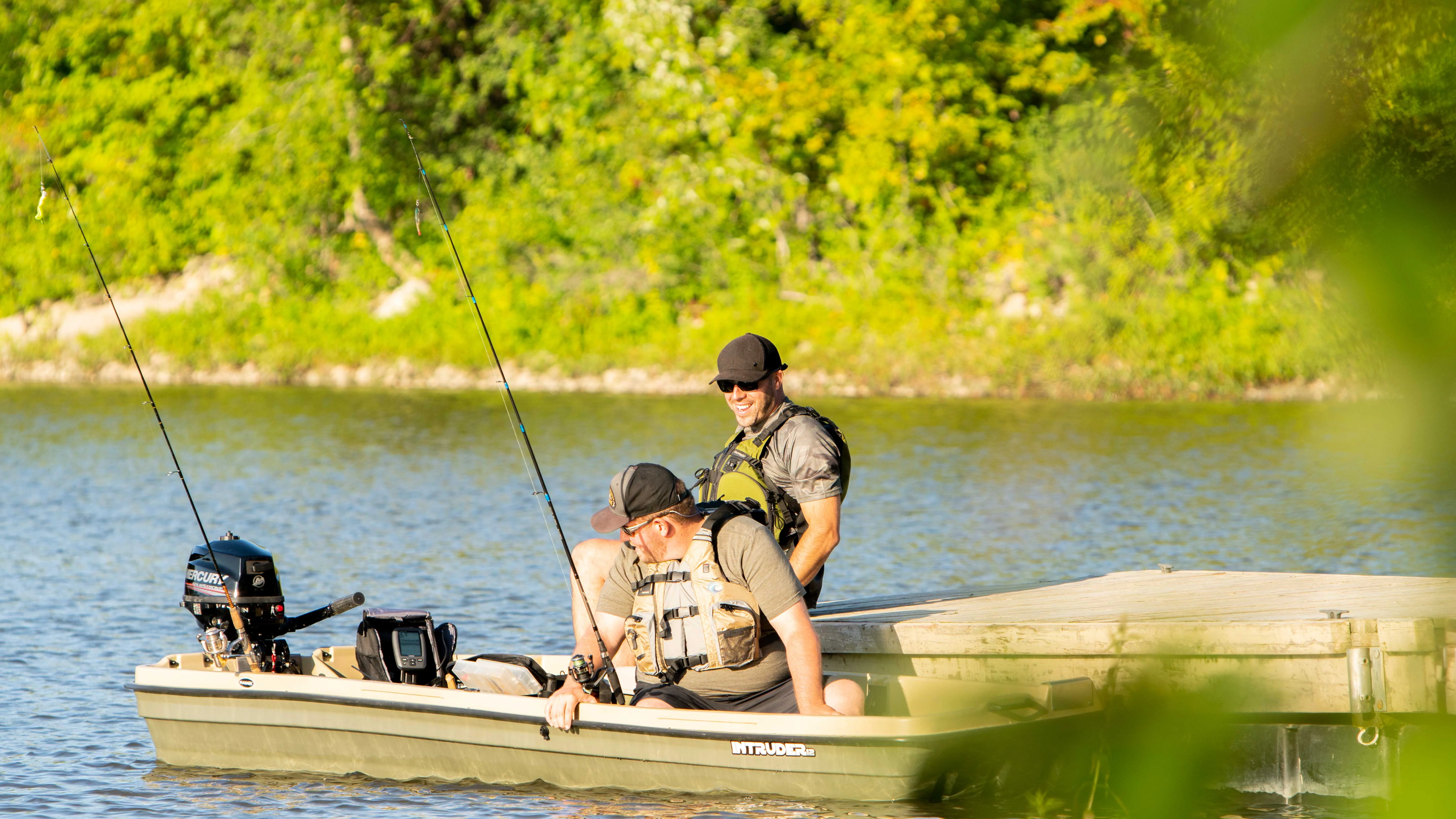 Pelican – Intruder 12 fishing boat