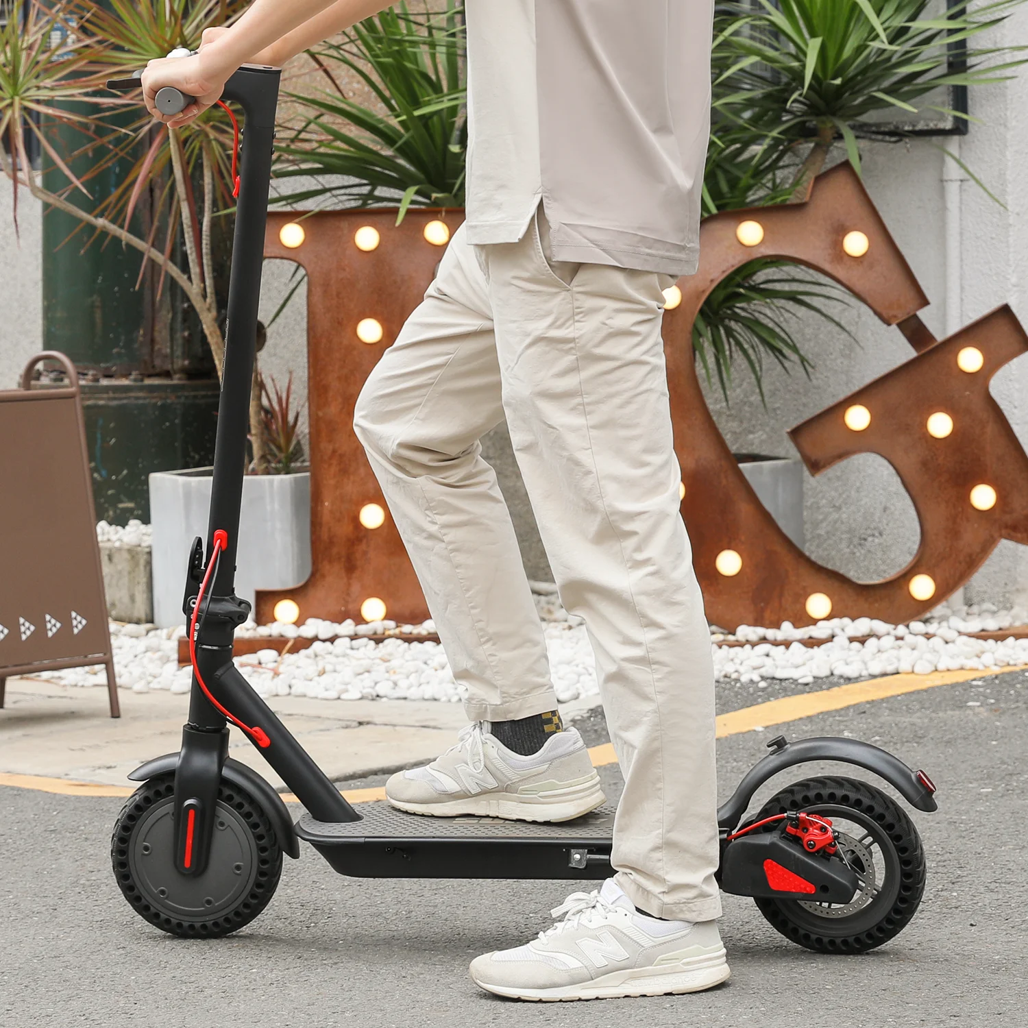 MADOG Electric Scooter Adults, 8.5″ Solid Tires, 300W Motor up to 19 MPH, 11-16 Miles Long-Range Battery, Folding Commuter Electric Scooter for Adults & Teenagers, Black