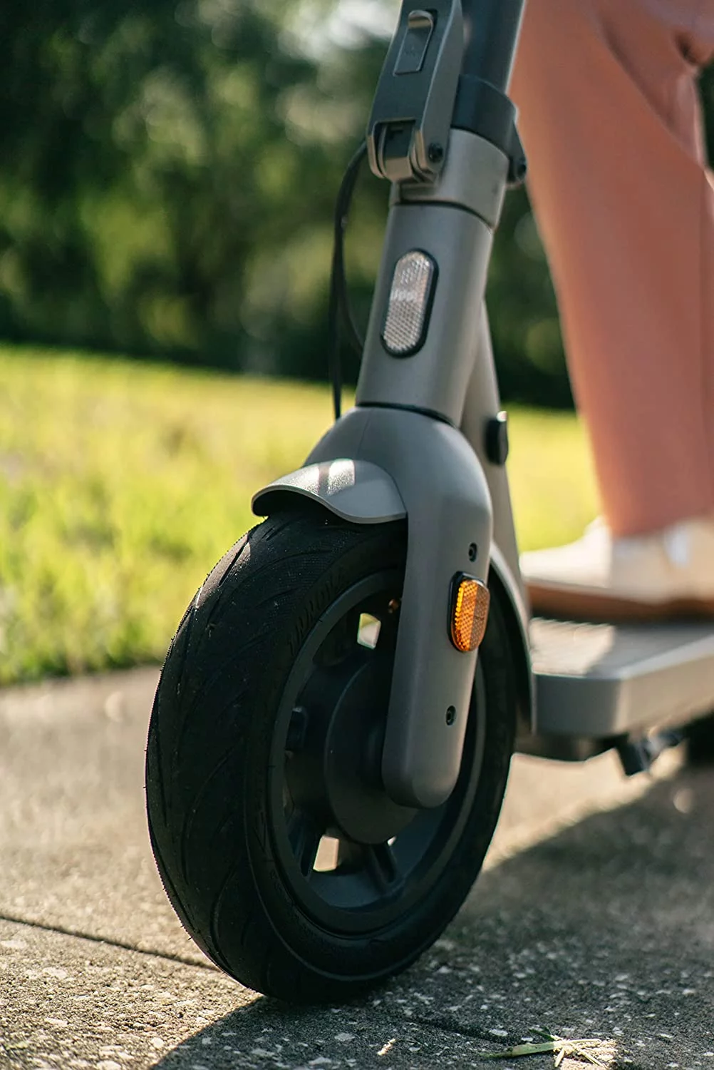 Blutron One S40 Electric Scooter, 25 Miles Long Range, 20 MPH Max Speed, 700W Peak Power Motor, Portable Folding Commuting Scooter for Adults