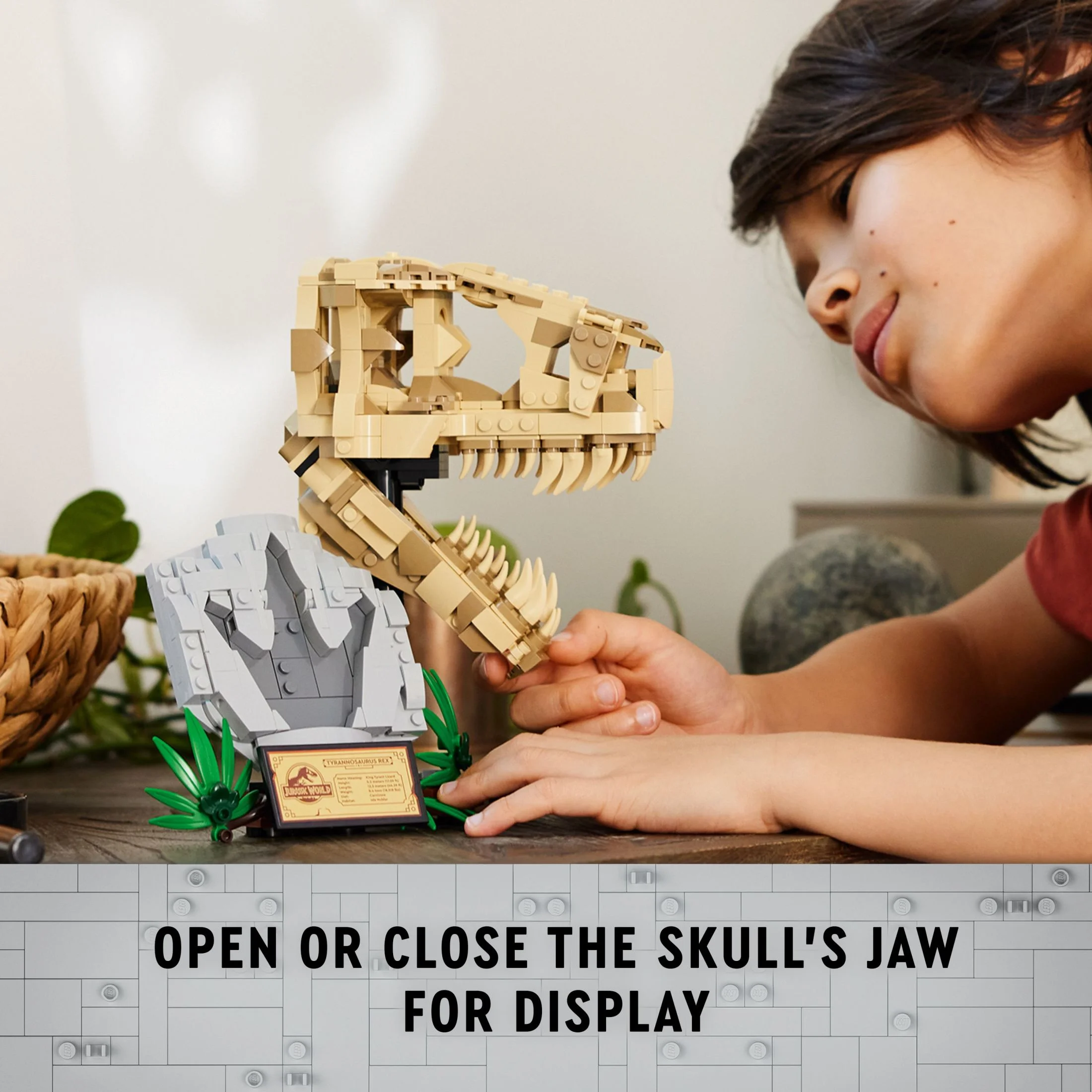 LEGO Jurassic World Dinosaur Fossils: T. rex Skull, Dino Toy for Boys and Girls, Educational Skeleton Model Set with Bones for Kids, Great Gift for Fans of the Jurassic Park Movies, 76964