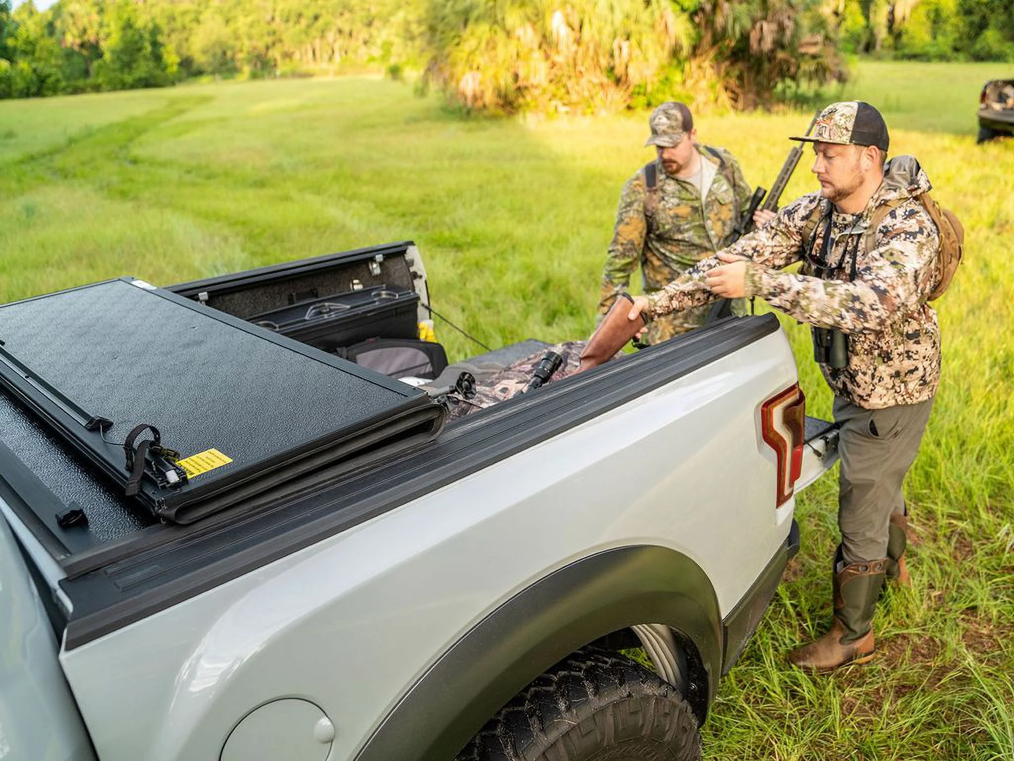 Gator by RealTruck EFX Hard Tri-Fold Truck Bed Tonneau Cover | GC44017 | Compatible with 2022 – 2023 Toyota Tundra CrewMax 5′ 7″ Bed (66.7″)