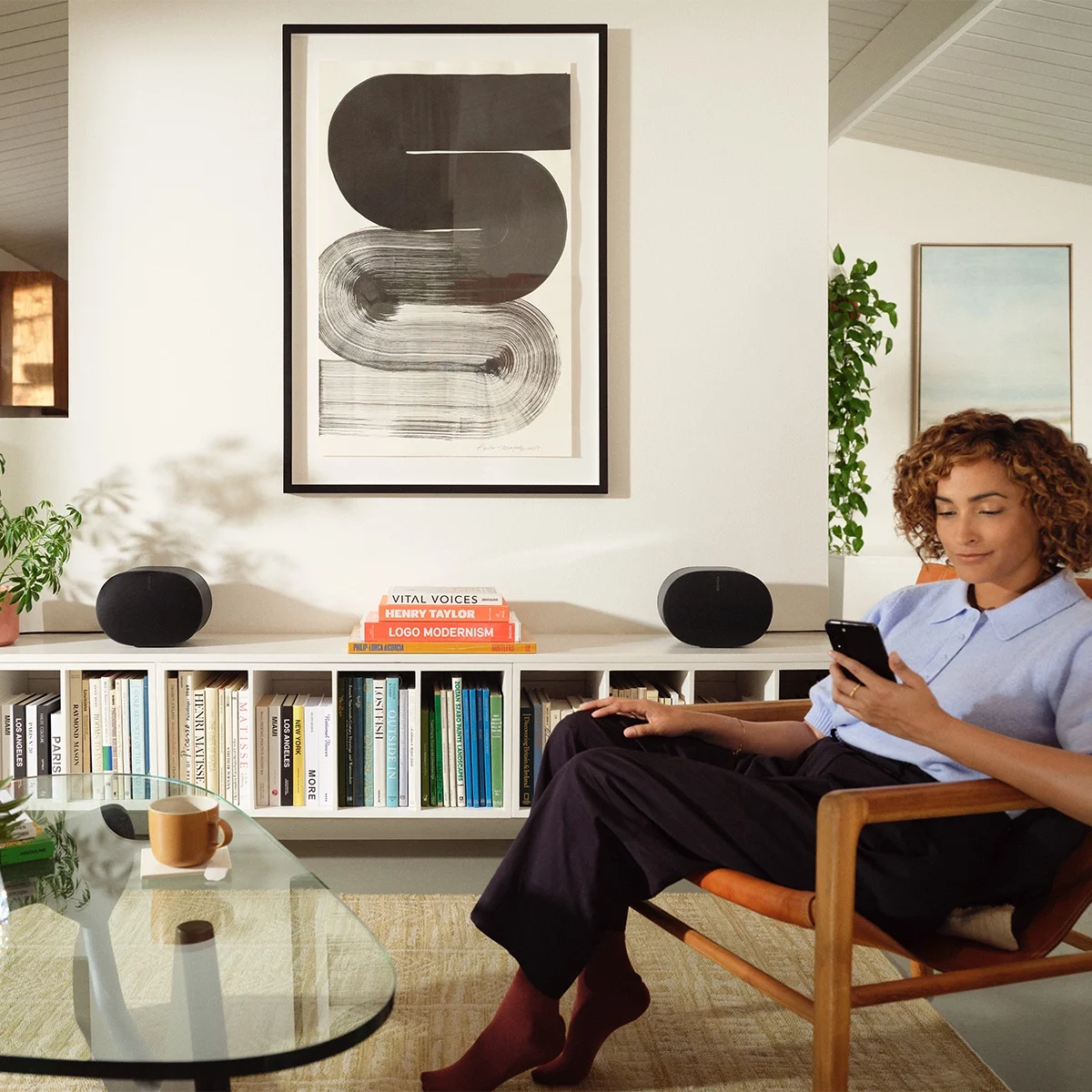 Sonos Era 300 Voice-Controlled Wireless Smart Speaker with Bluetooth, Trueplay Acoustic Tuning Technology, & Voice Control Built-In (Black)