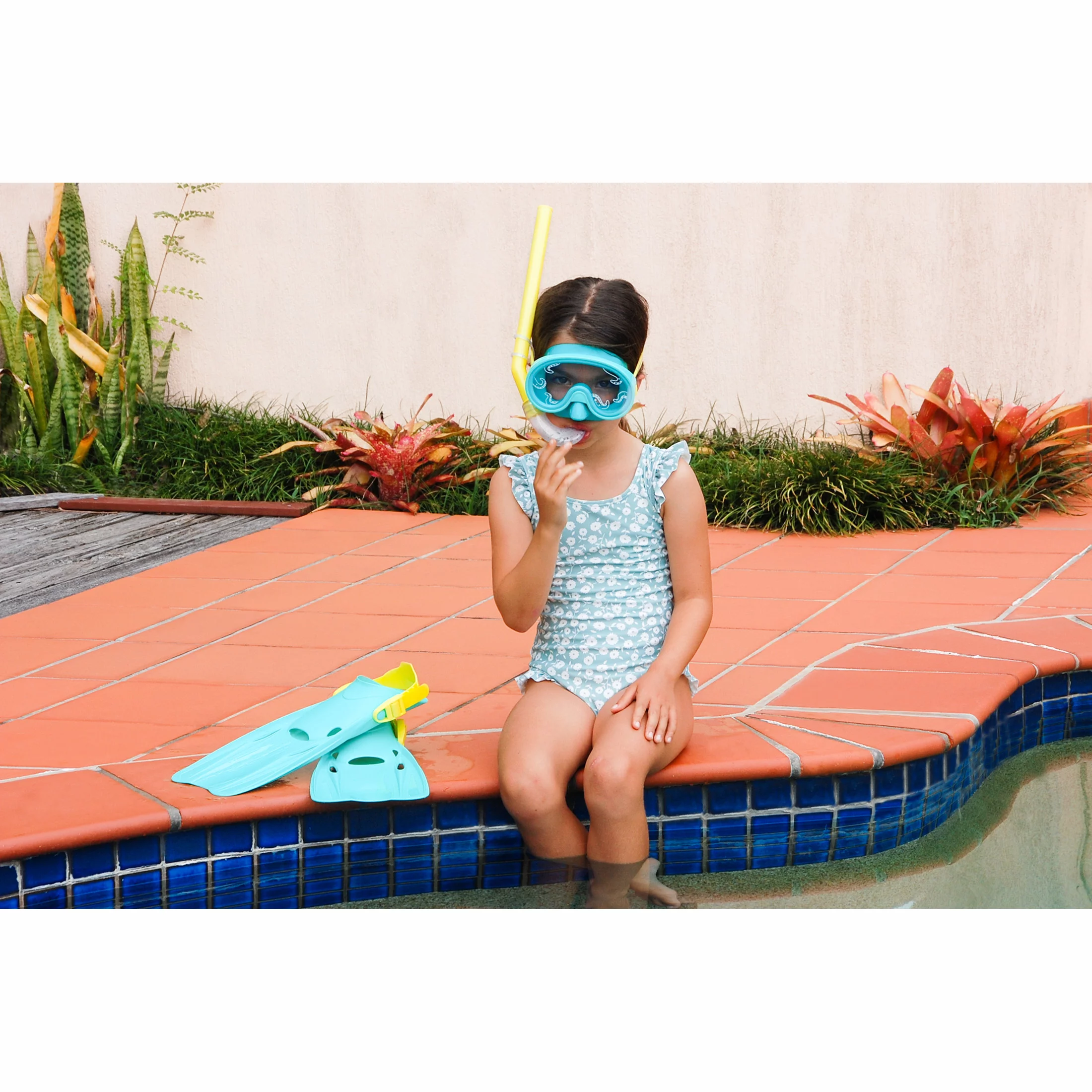 Coconut Grove by Sunnylife- Kids, Unisex Swim Snorkeling Set Octopus, Green- Goggles, Snorkel, Flippers & Carry Bag Included