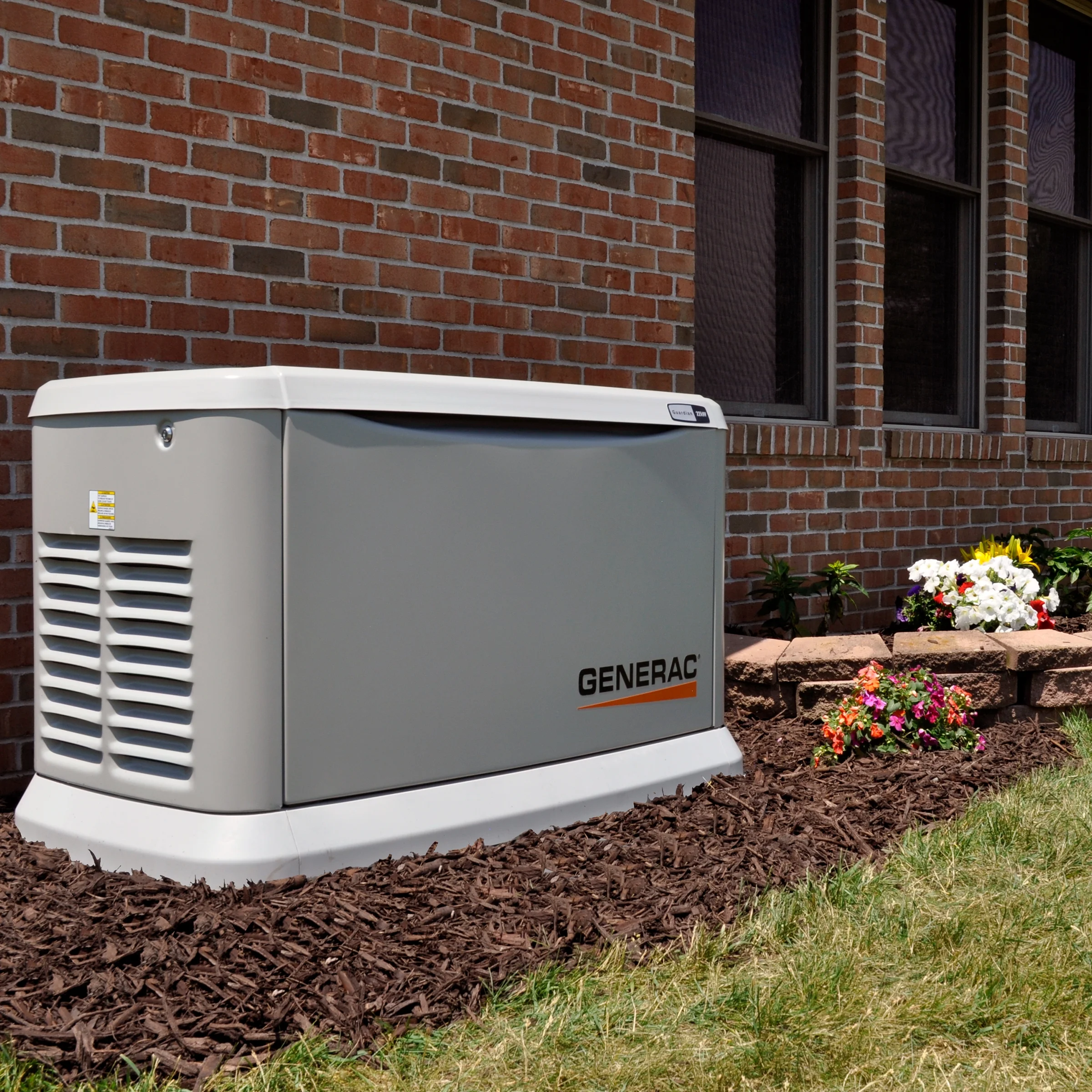 Generac 7224 Guardian 14kW Whole Home Standby Generator with 100A Transfer Switch, Wi-Fi enabled