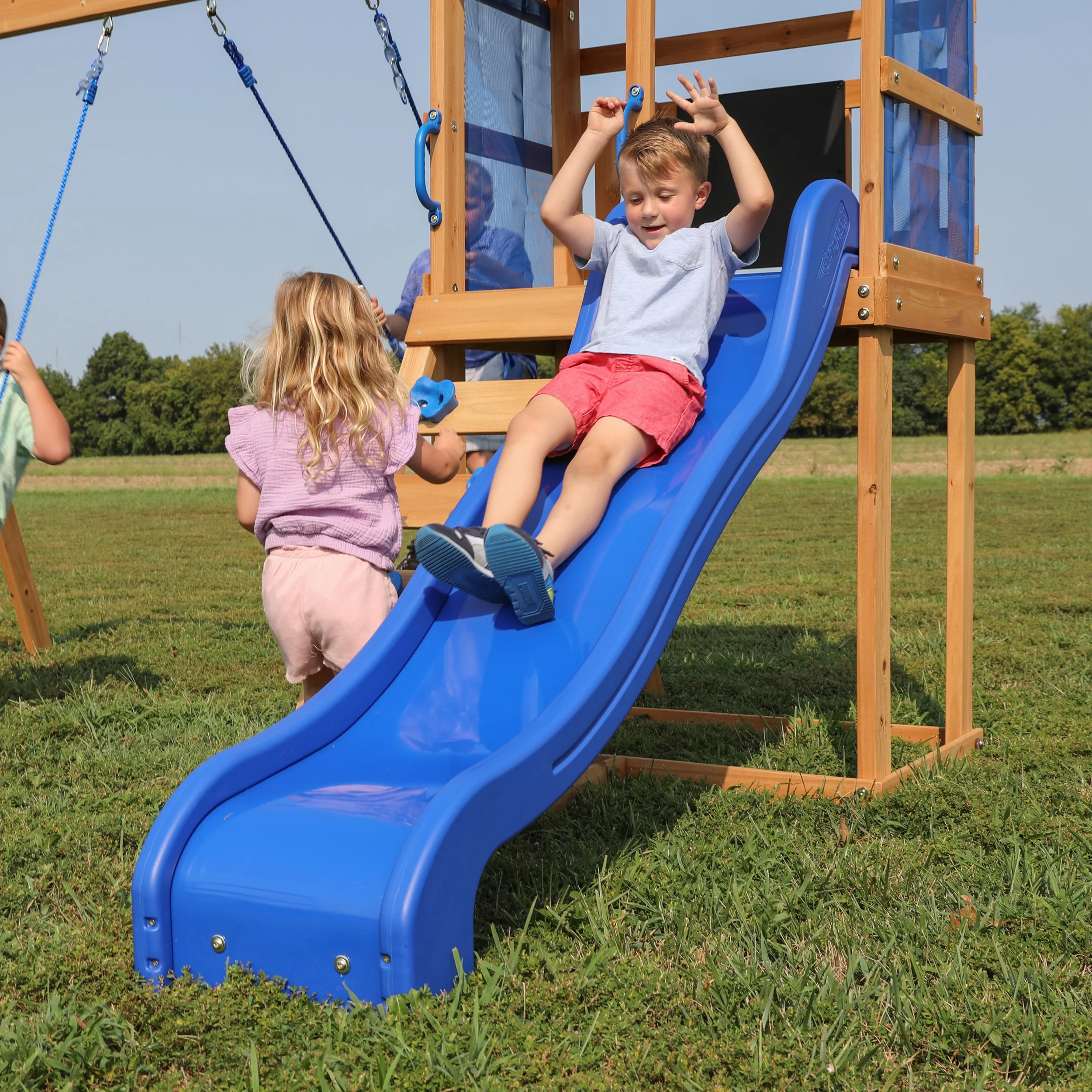 Backyard Discovery Bay Pointe Swing Set