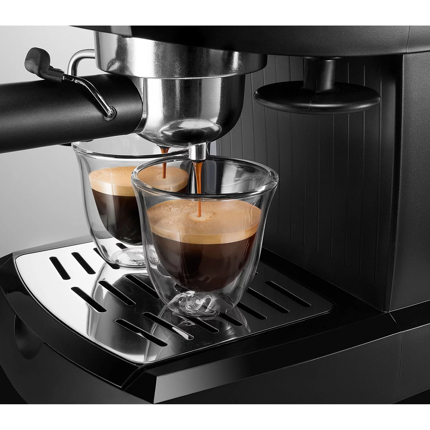 De’Longhi Pump Espresso Machine in Black/Stainless