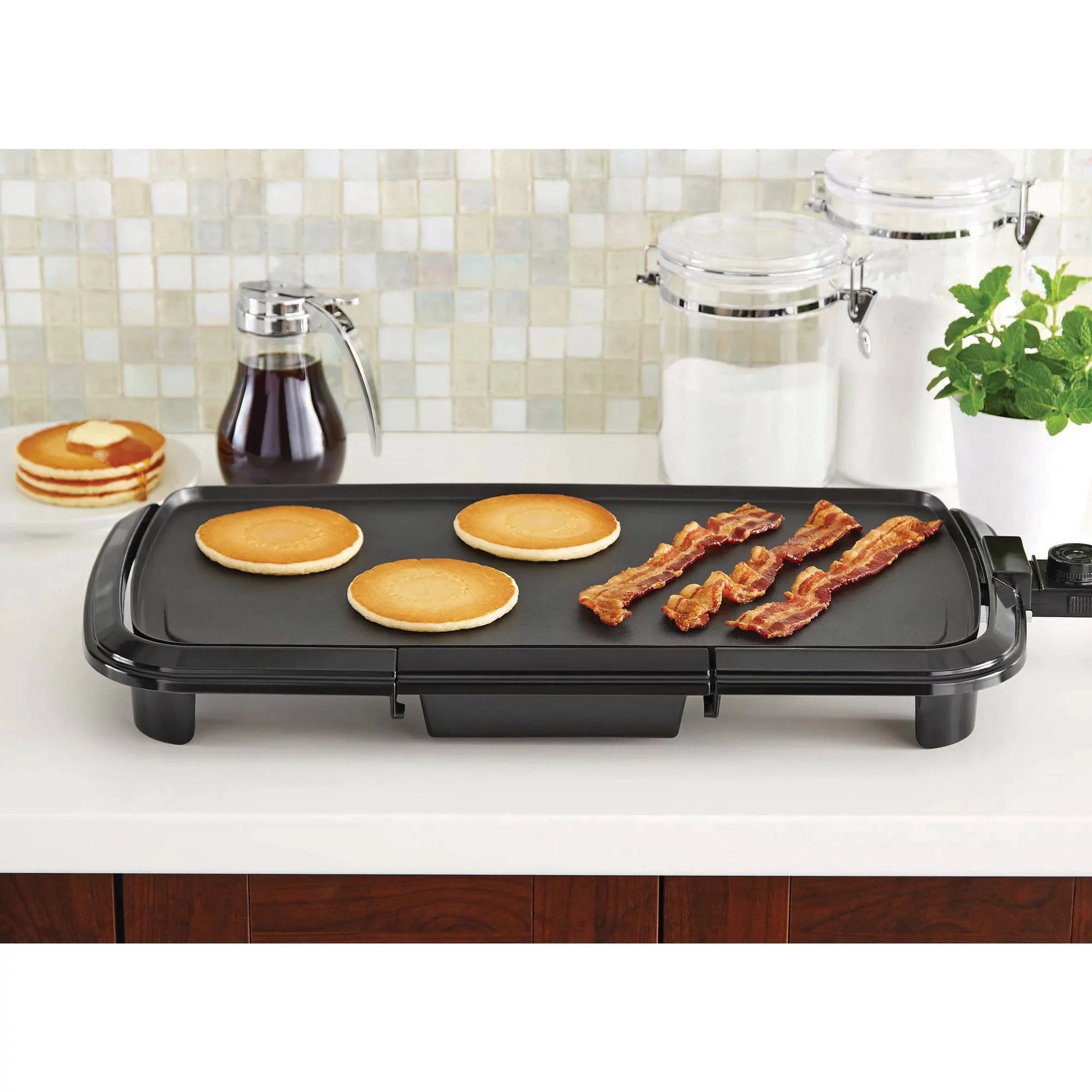 Mainstays Dishwasher-Safe 20″ Black Griddle with Adjustable Temperature Control