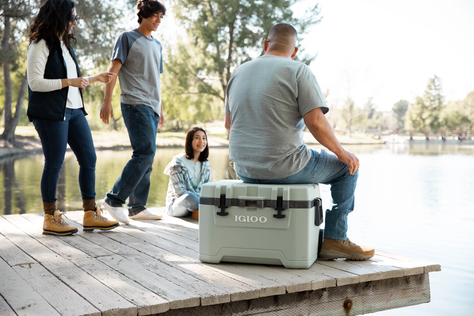 Igloo Overland 52 QT Ice Chest Cooler with Wheels, Gray (26″ x 19″ x 16″)