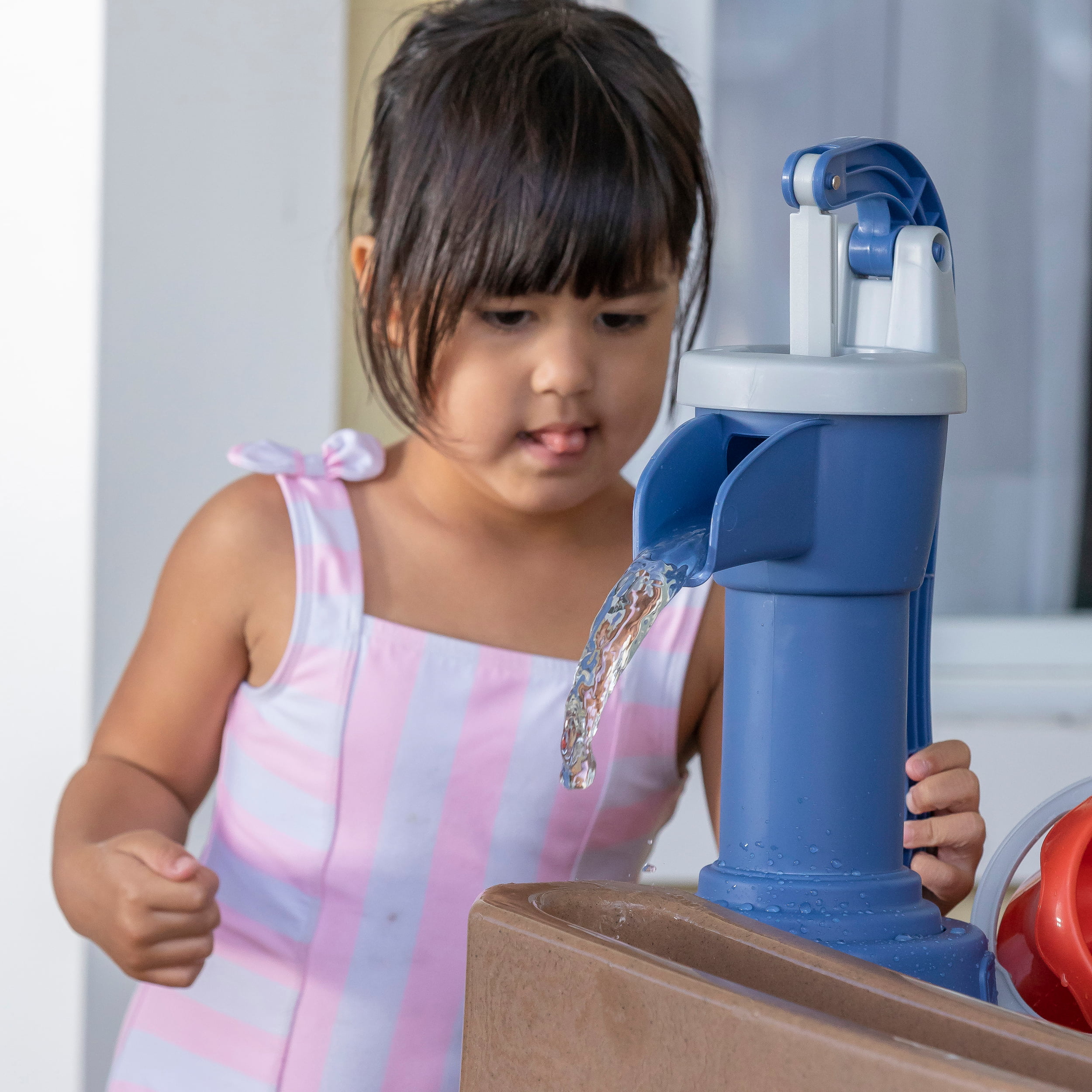 Step2 Pump & Splash Discovery Pond Water Table for Toddlers