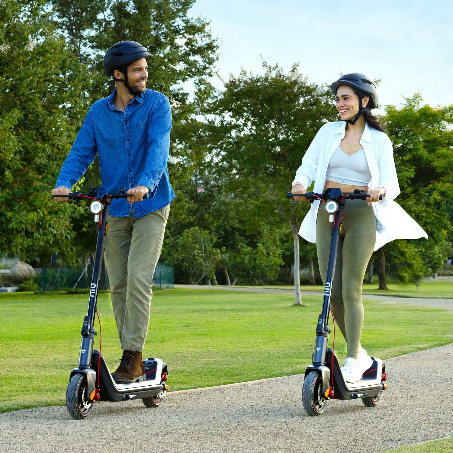 NIU KQi3 Max Electric Scooter 40.4 Miles Long Range Upgraded Motor Power Max Speed 20 mph Portable Foldable Commuting