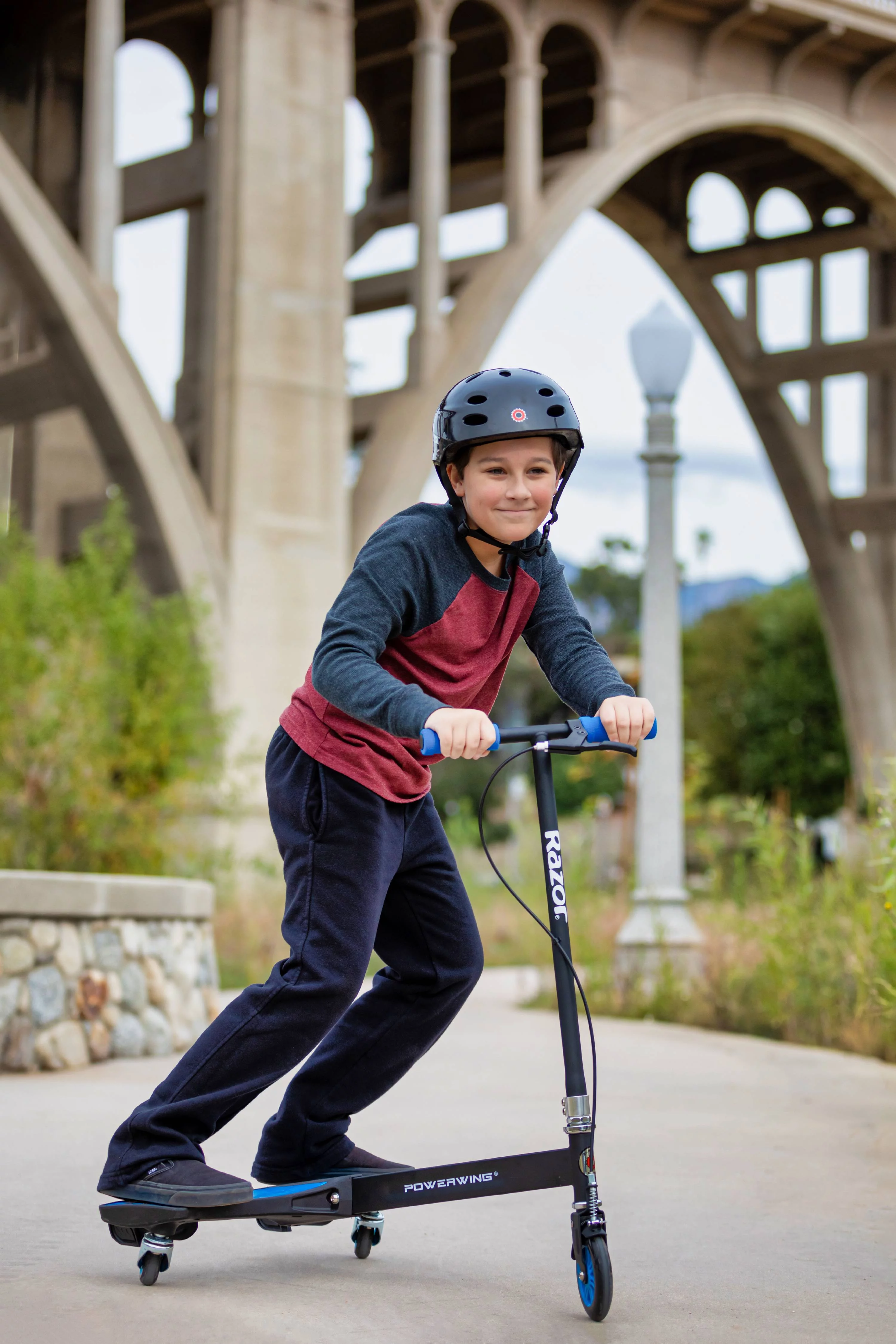 Razor Powerwing Caster Scooter Blue – Ages 6+ and Riders up to 143 lbs, Blue