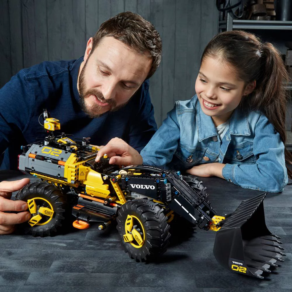 LEGO Technic Volvo Concept Wheel Loader ZEUX42081